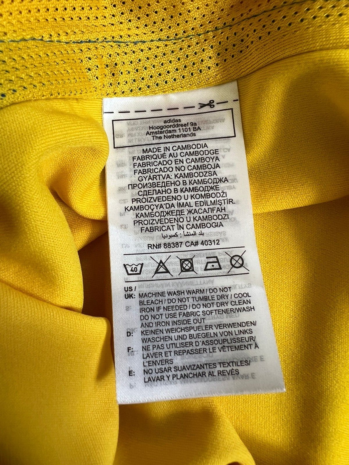 Sweden Jersey 2022 Home Soccer Football Shirt Adidas HD9423 Mens Size S