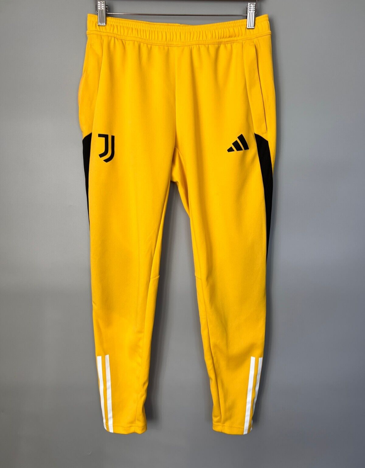 Juventus Tiro 23 Training Pants Football Soccer Adidas IQ0871 Mens Size M