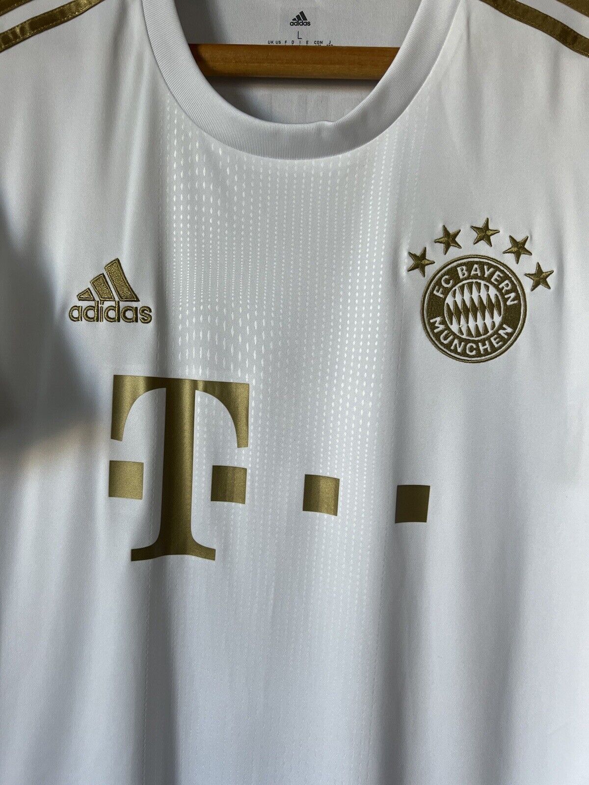 Bayern Munich Jersey 2022-2023 Away Large Mens Soccer Shirt Adidas Mane #17