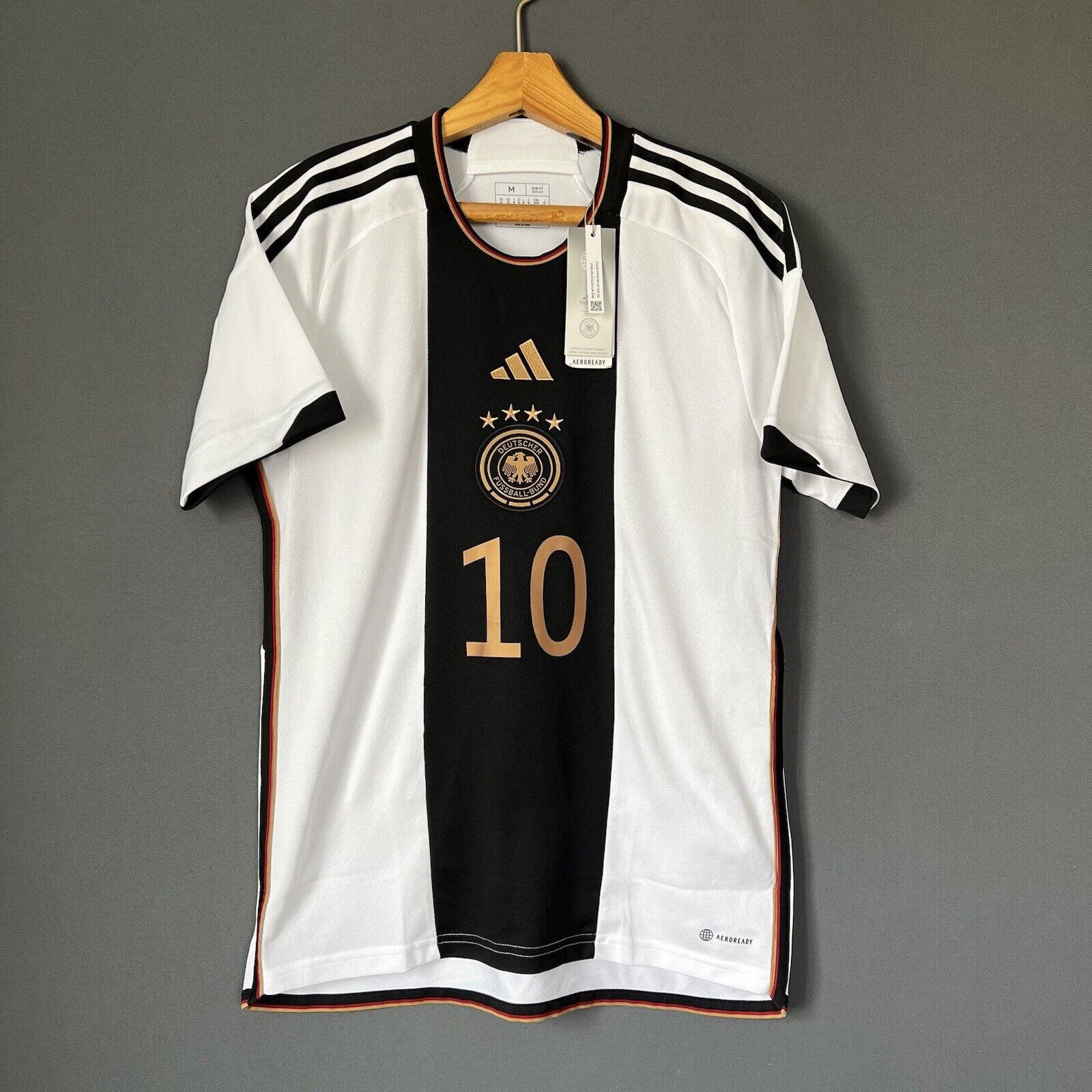 Gnabry Germany Jersey 2022 Home Size M Mens Football Shirt HJ9606 Adidas