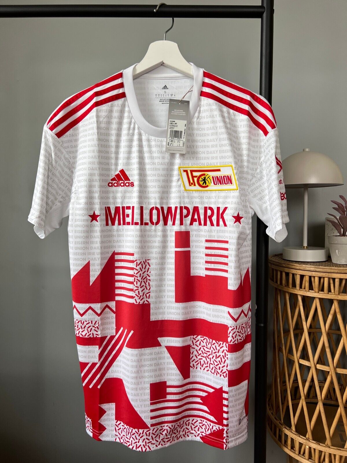 1. FC Union Berlin 22/23 Adidas Football Jersey - Men's Size S Fourth Kit