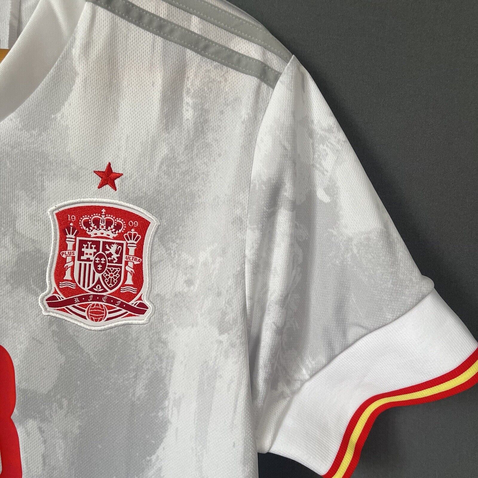 ALBA SPAIN TEAM JERSEY 2021 AWAY SIZE M FOOTBALL SOCCER SHIRT ADIDAS [EH6514]