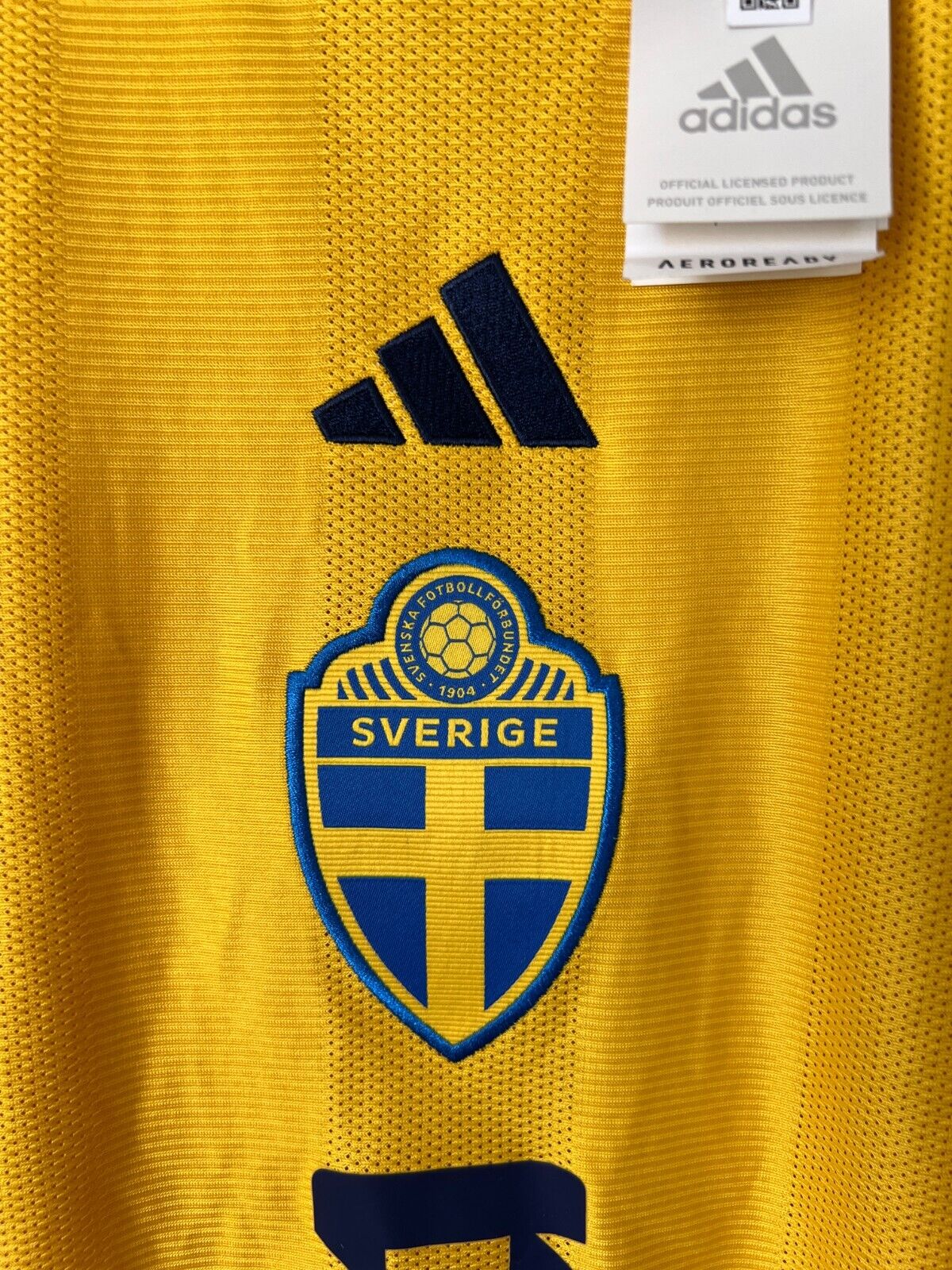 Sweden Jersey 2022 Home Soccer Football Shirt Adidas HD9423 Mens Size S