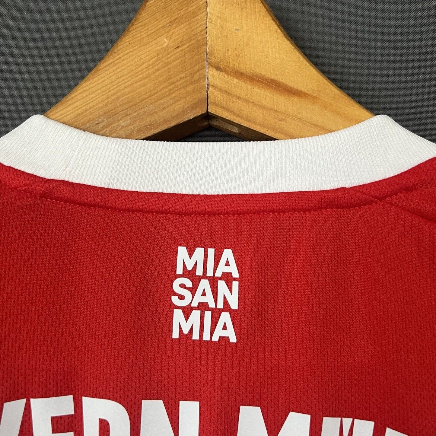 Bayern Munich Jersey 2022/2023 Home Small Mens Soccer Shirt H39900 Adidas