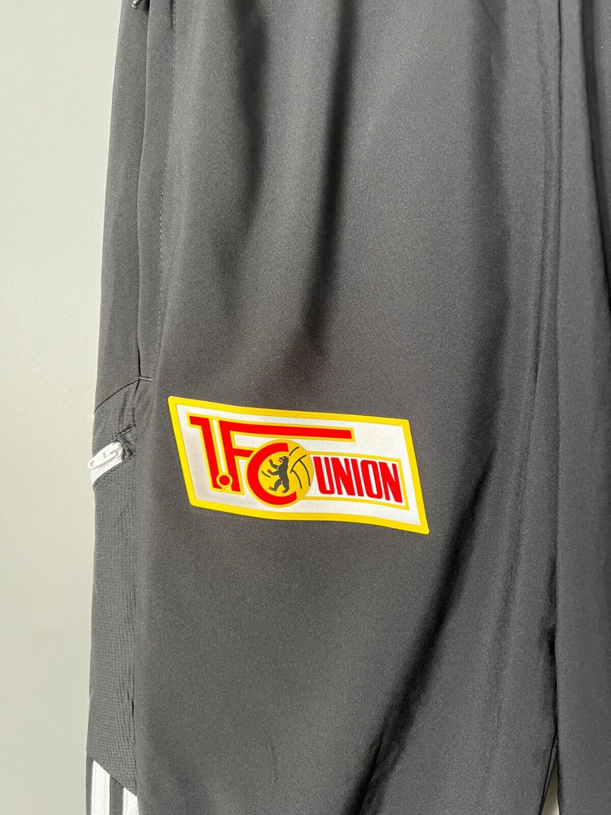 1. FC Union Berlin CON22 Presentation Pants Football Soccer Adidas Mens Size S