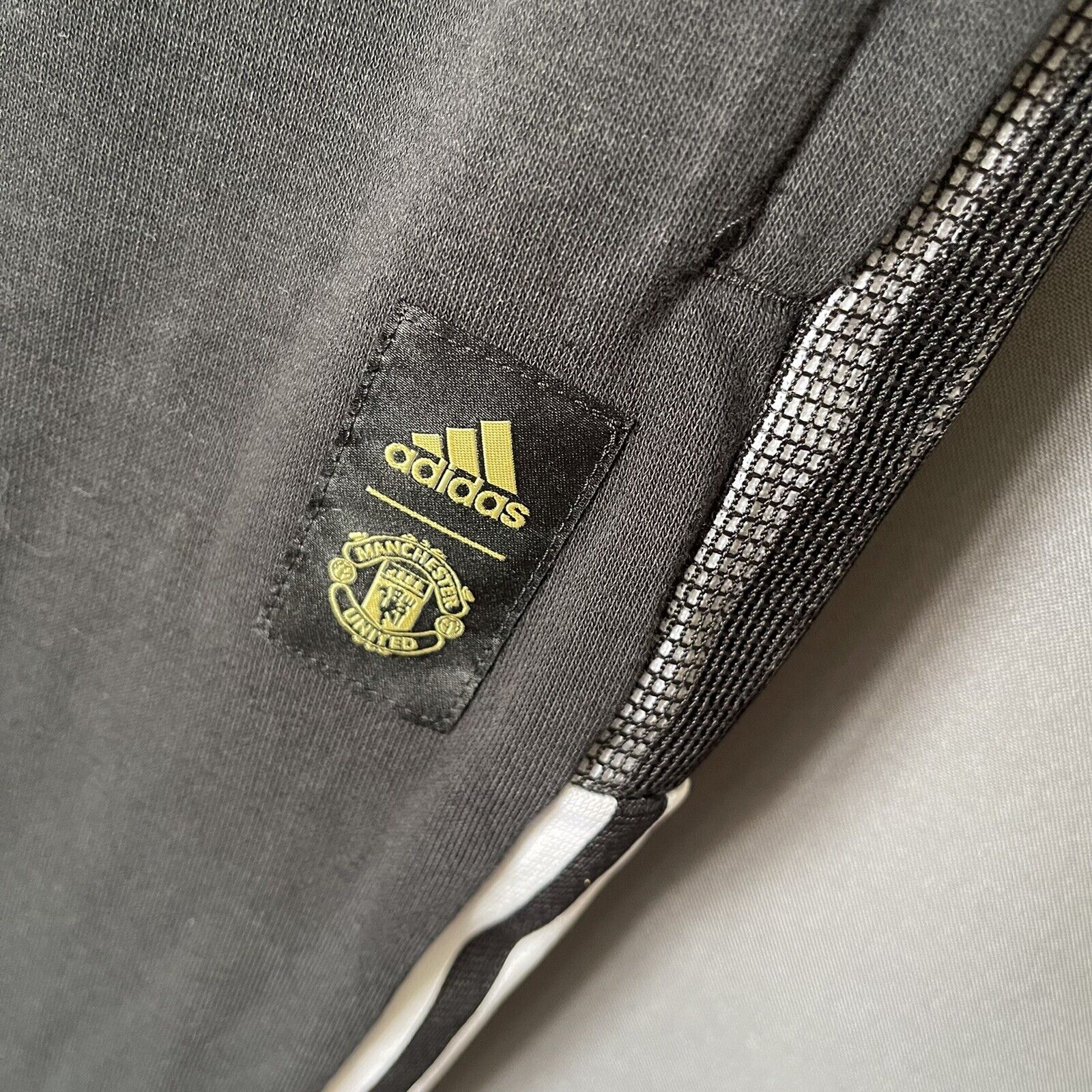 Manchester United Pants CNY Size M Adult Mens Soccer Football Adidas [GK9442]
