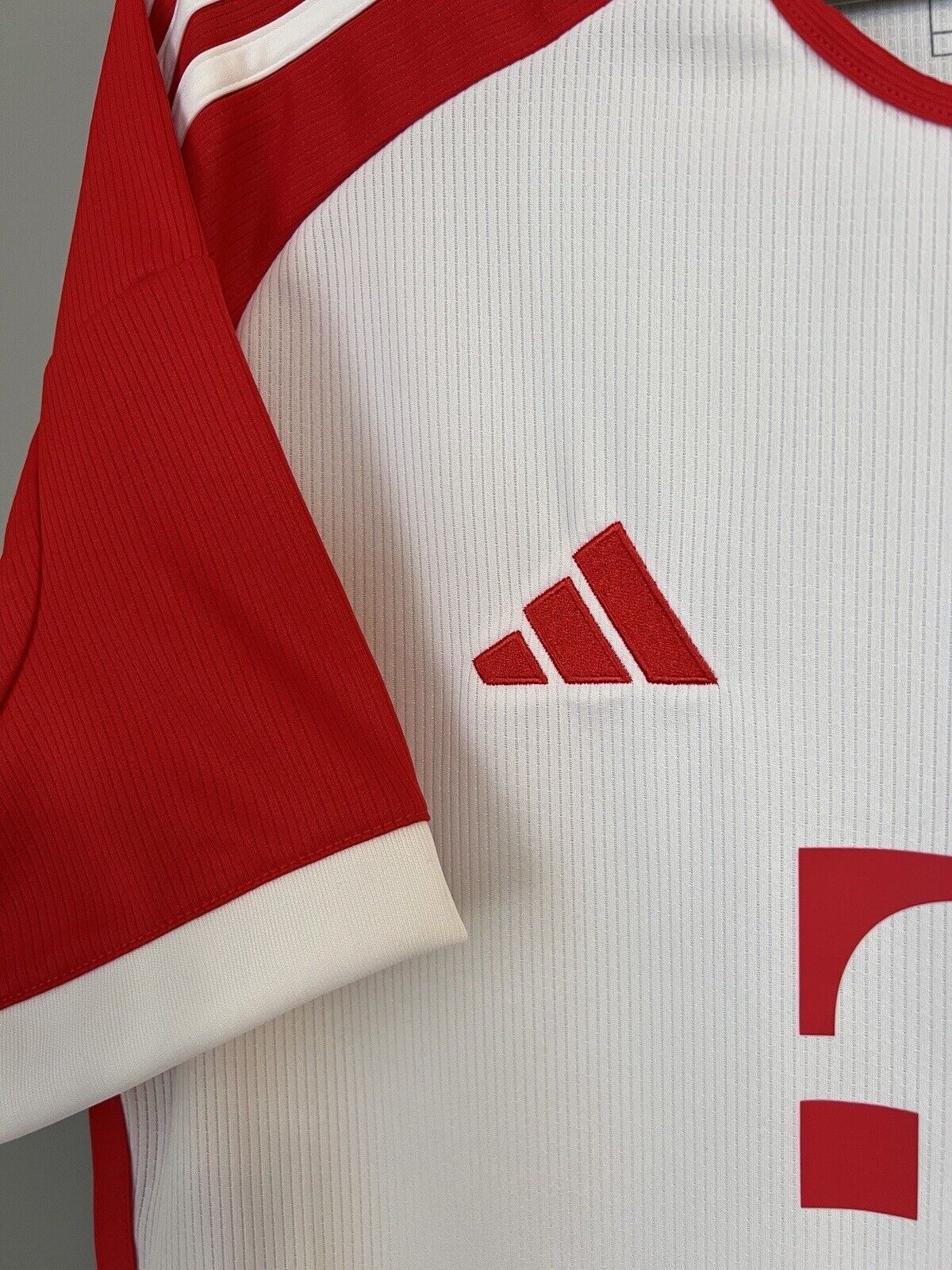 Bayern Munich Jersey 2023/24 Home Mens Soccer Shirt Trikot IJ7442 Adidas Size M