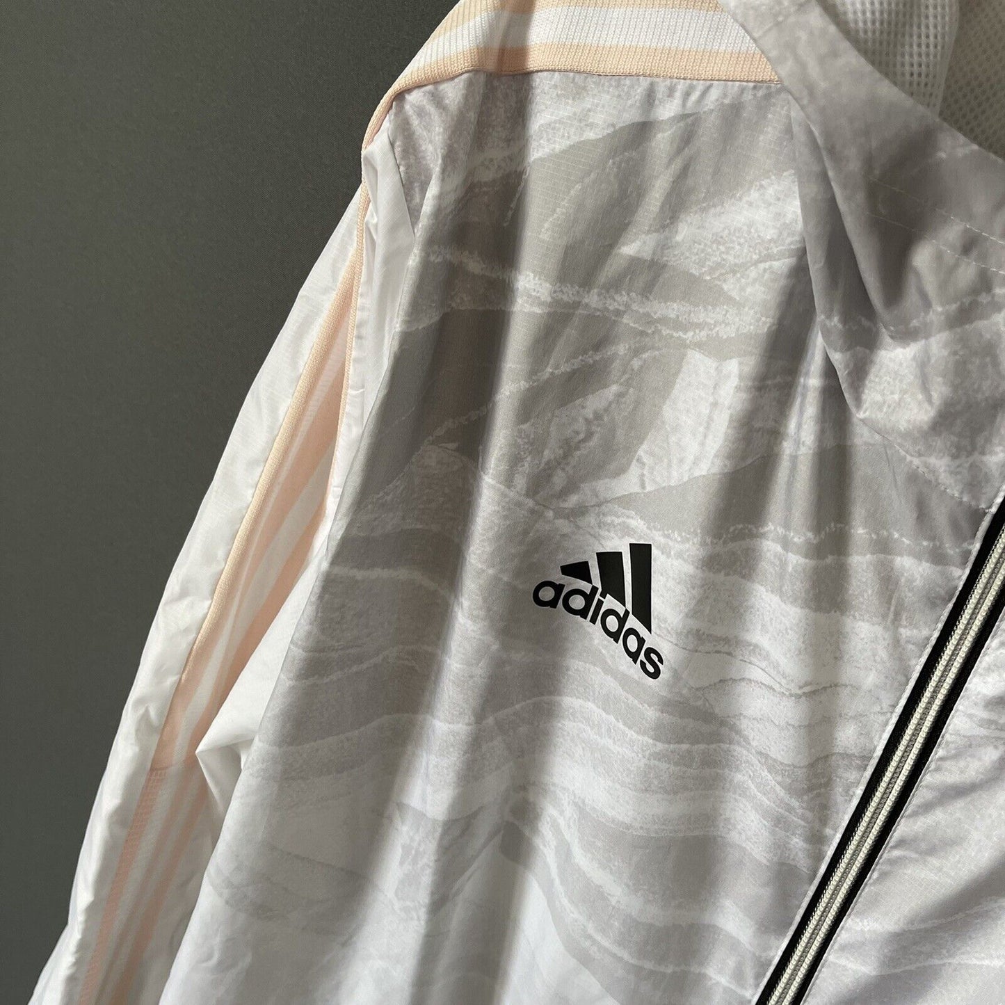 JUVENTUS JACKET WINDBREAKER HOODED SIZE XL MENS SOCCER FOOTBALL ADIDAS [GQ2537]