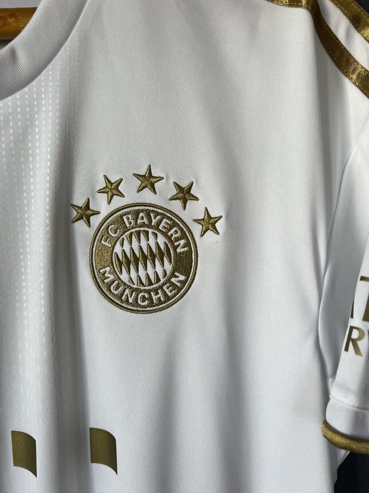 Bayern Munich Jersey 2022-23 Away Large Mens Soccer Shirt Adidas Gravenberch #38