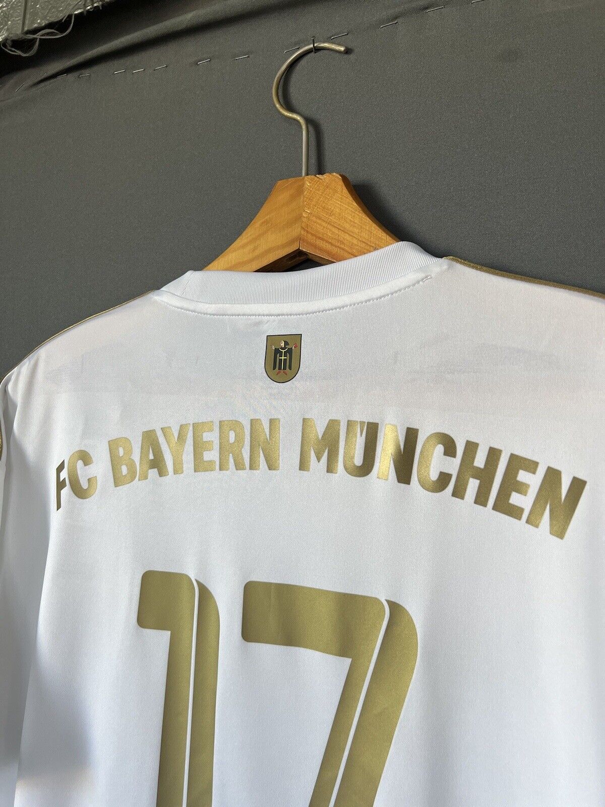 Bayern Munich Jersey 2022-2023 Away Large Mens Soccer Shirt Adidas Mane #17