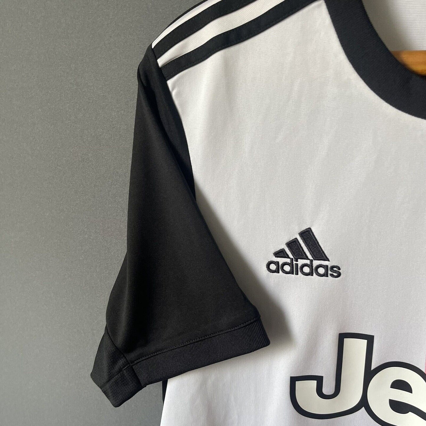 RABIOT JUVENTUS JERSEY 2019-20 HOME MEDIUM FOOTBALL SOCCER SHIRT ADIDAS DW5455