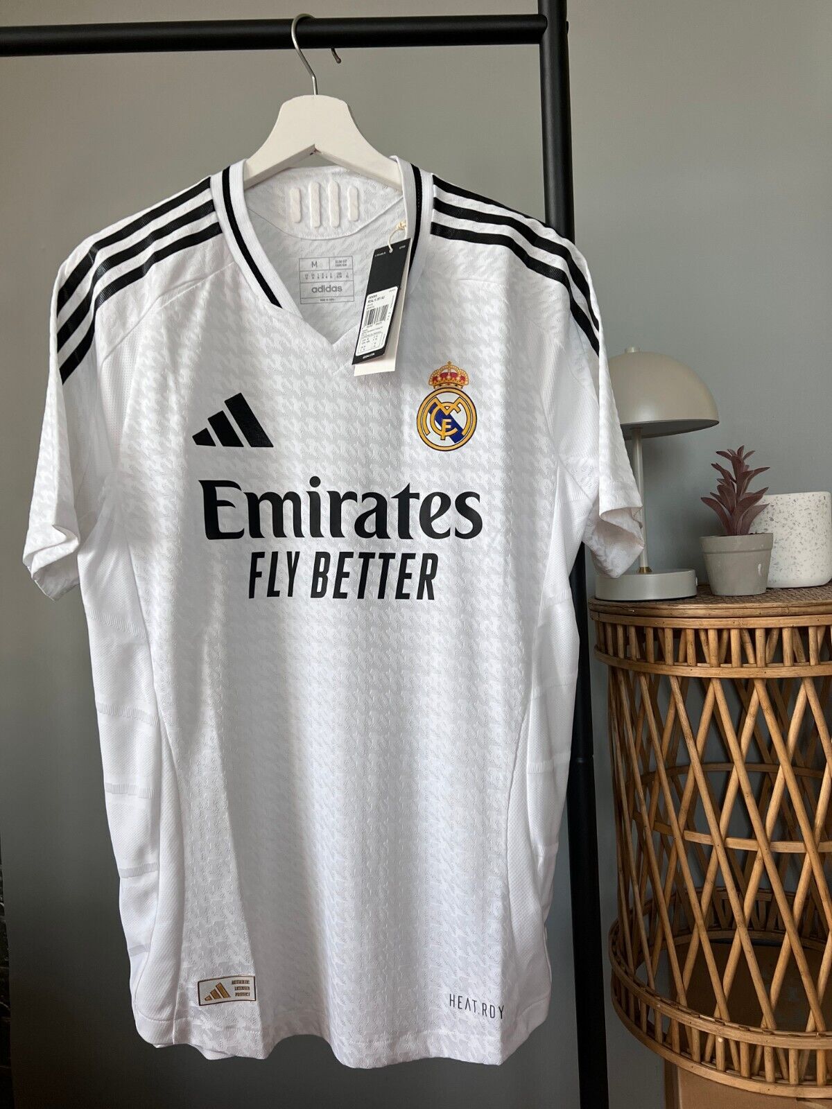 Real Madrid Jersey 24/25 Home Authentic Soccer Shirt IX8095 Adidas Mens Size M