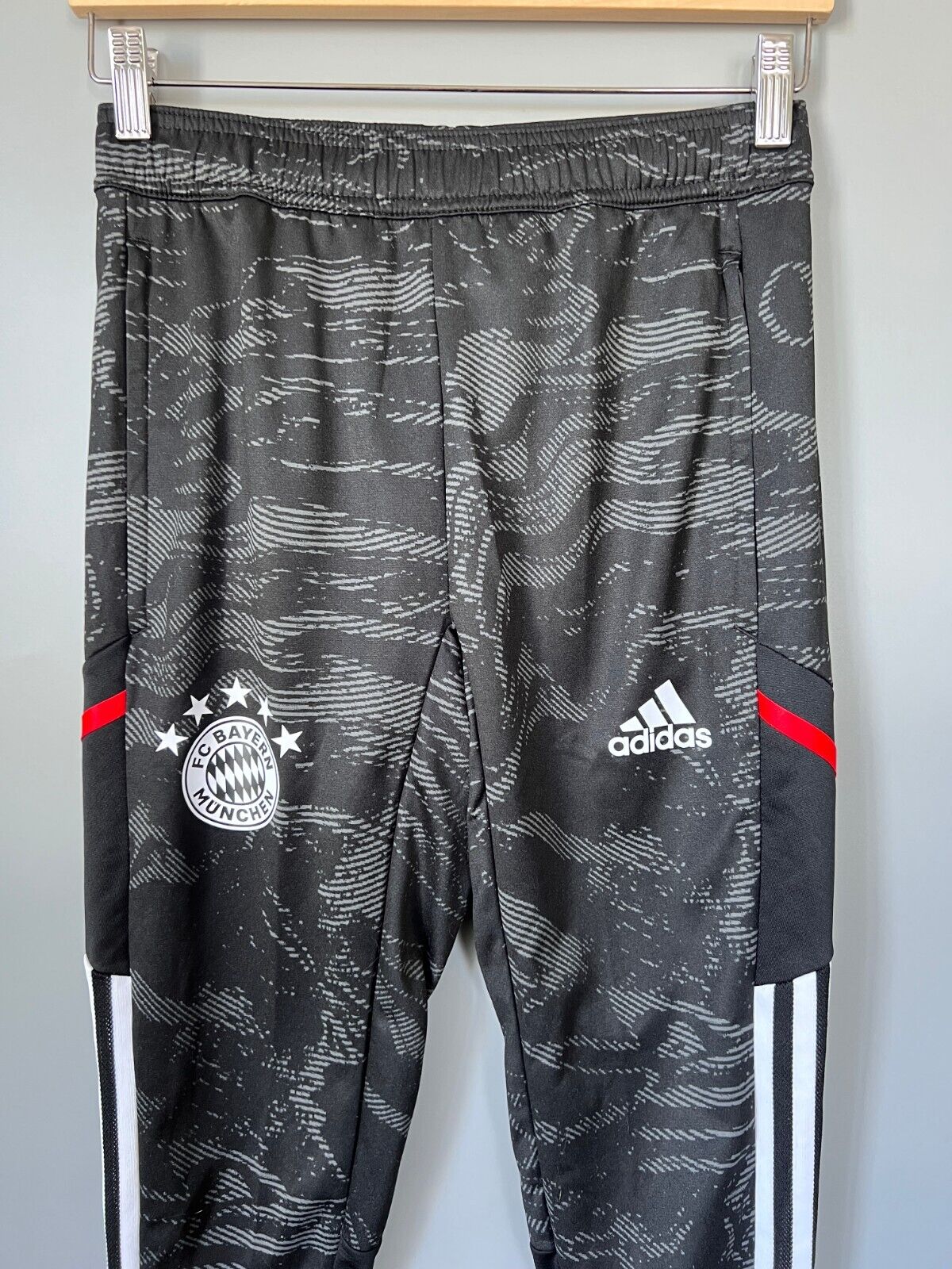 Bayern Munich Training Pants Football Soccer Adidas HF1394 Mens Size XS