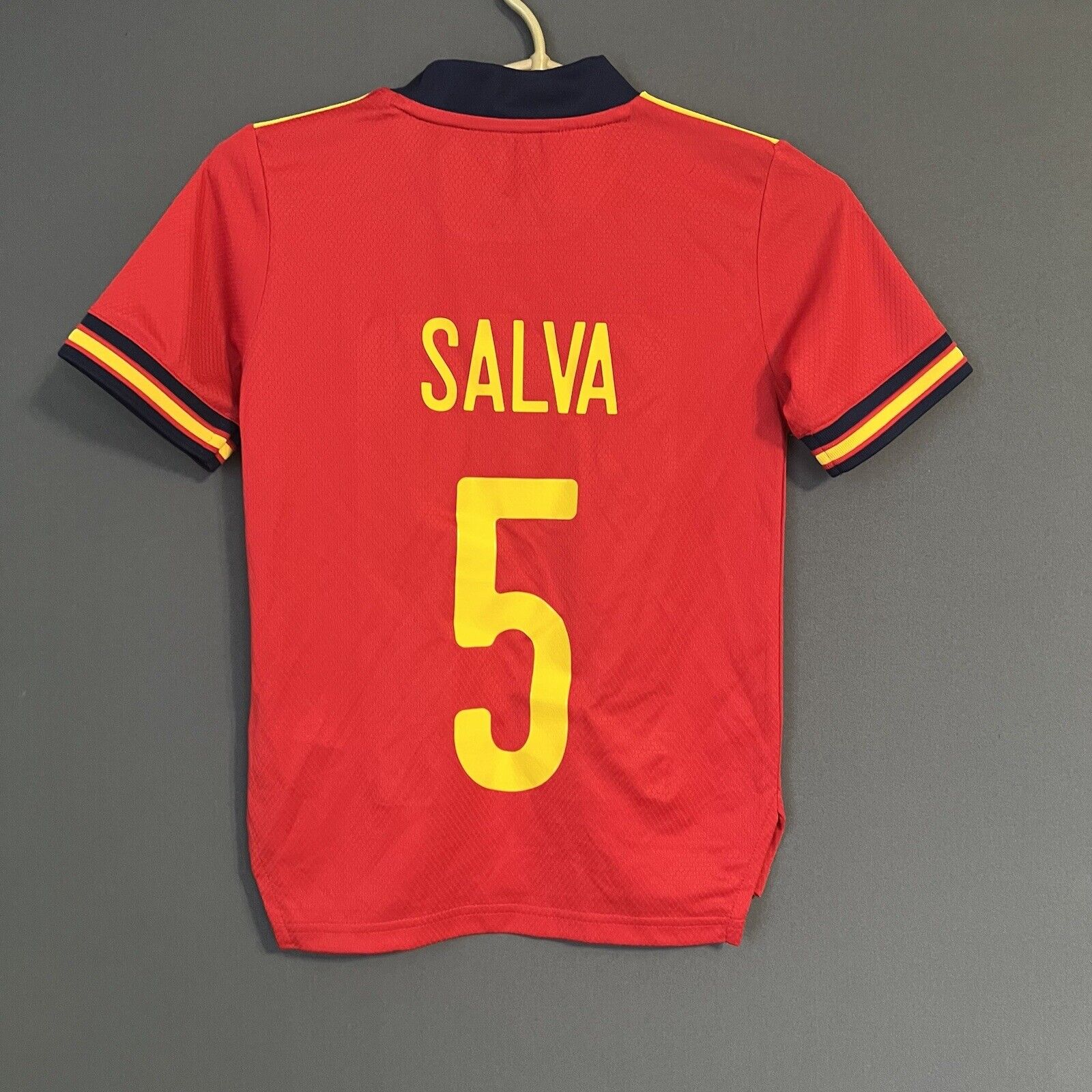 Spain Jersey 2022 Home Size XS 7-8Y Boys Soccer Football Shirt Adidas