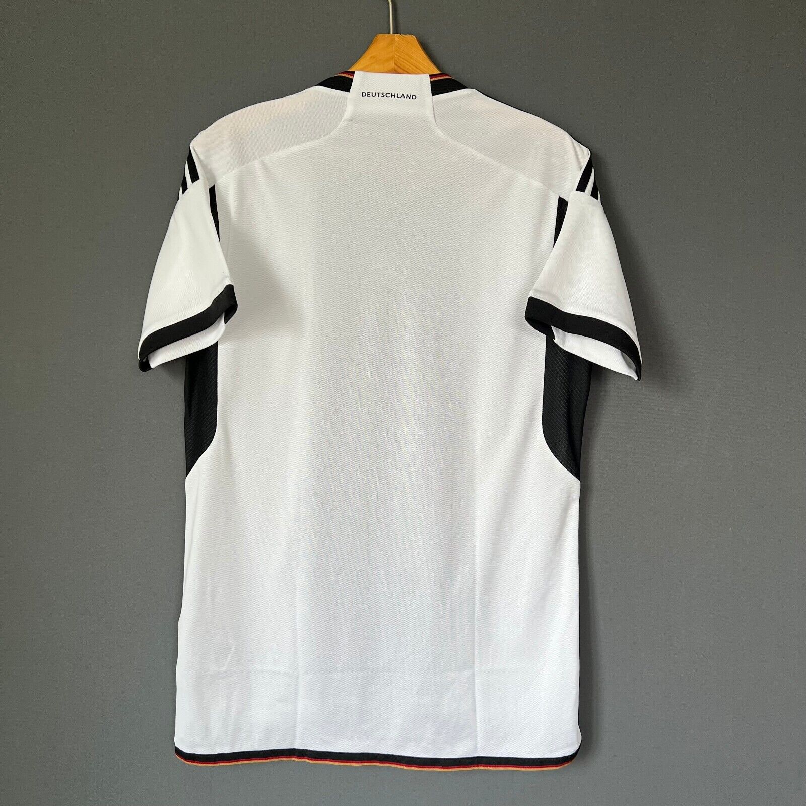 Germany Jersey 2022 2023 Home Size M Mens Football Shirt HJ9606 Adidas
