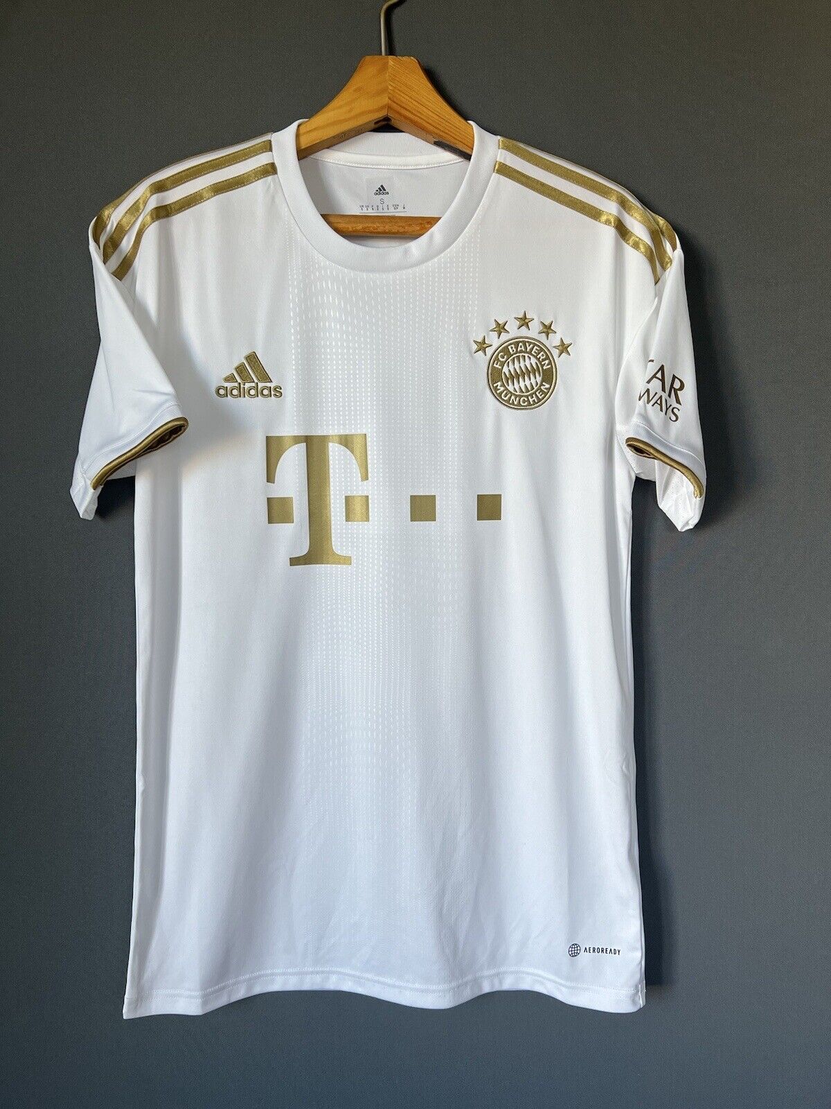 Gnabry Bayern Munich Jersey 2022-2023 Away Mens Soccer Shirt Size S Adidas