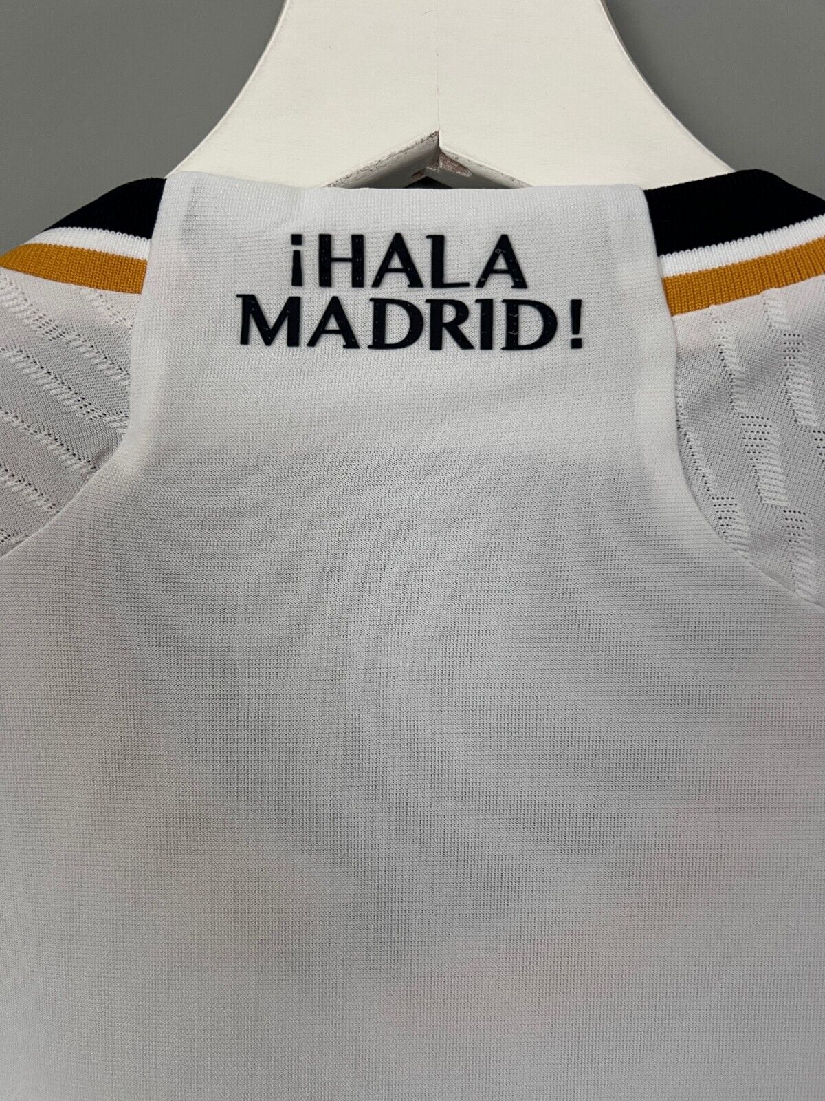 Real Madrid Jersey 23/24 Home Authentic Soccer Shirt IA5139 Adidas Mens Size M