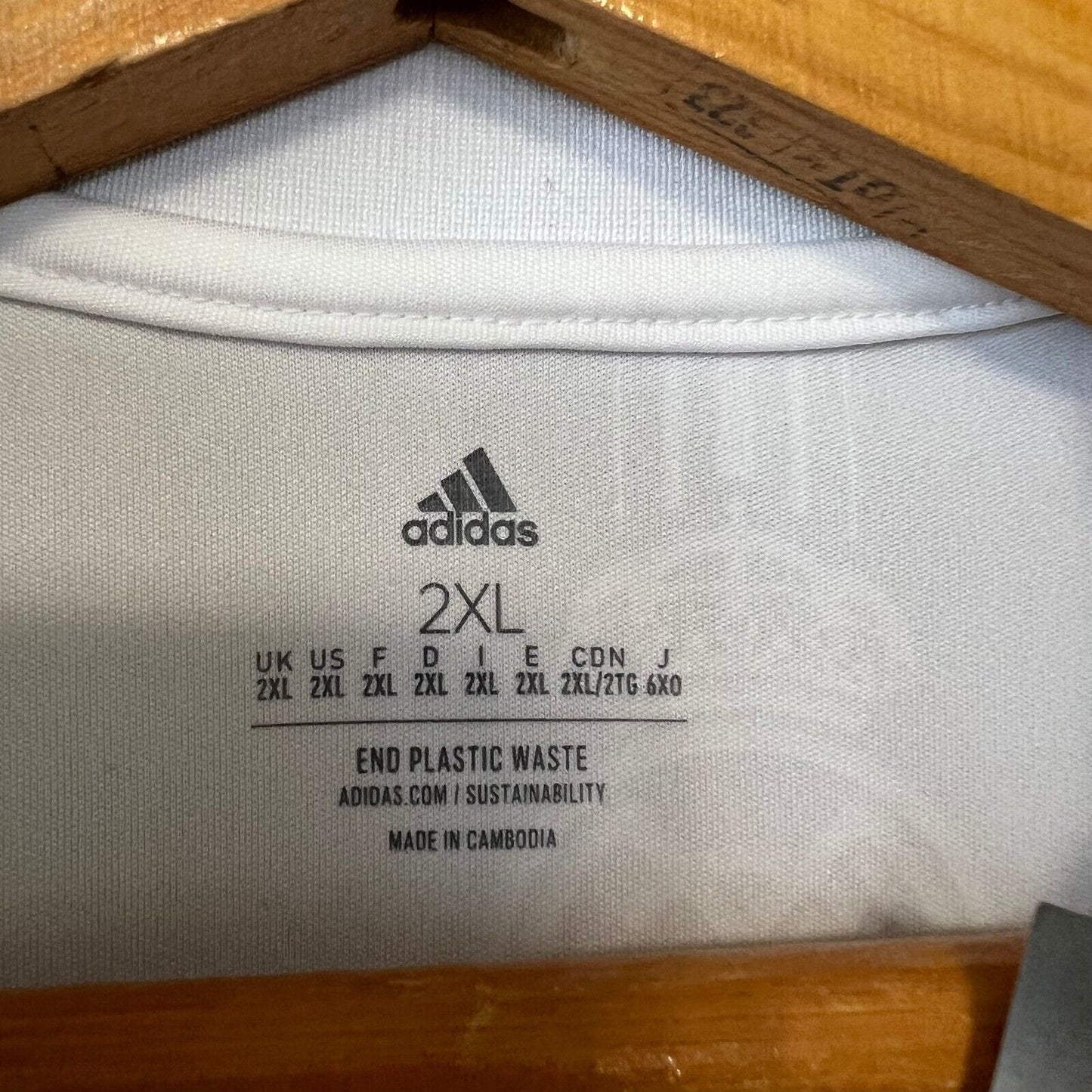Real Madrid Jersey 2022-2023 Home Mens Football Shirt Size 2XL HF0291 Adidas