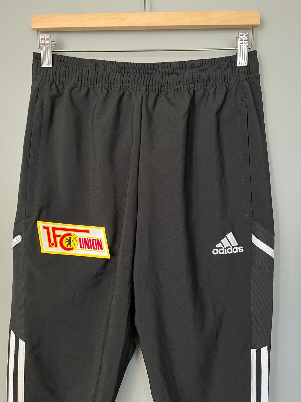 1. FC Union Berlin CON22 Presentation Pants Football Soccer Adidas Mens Size S