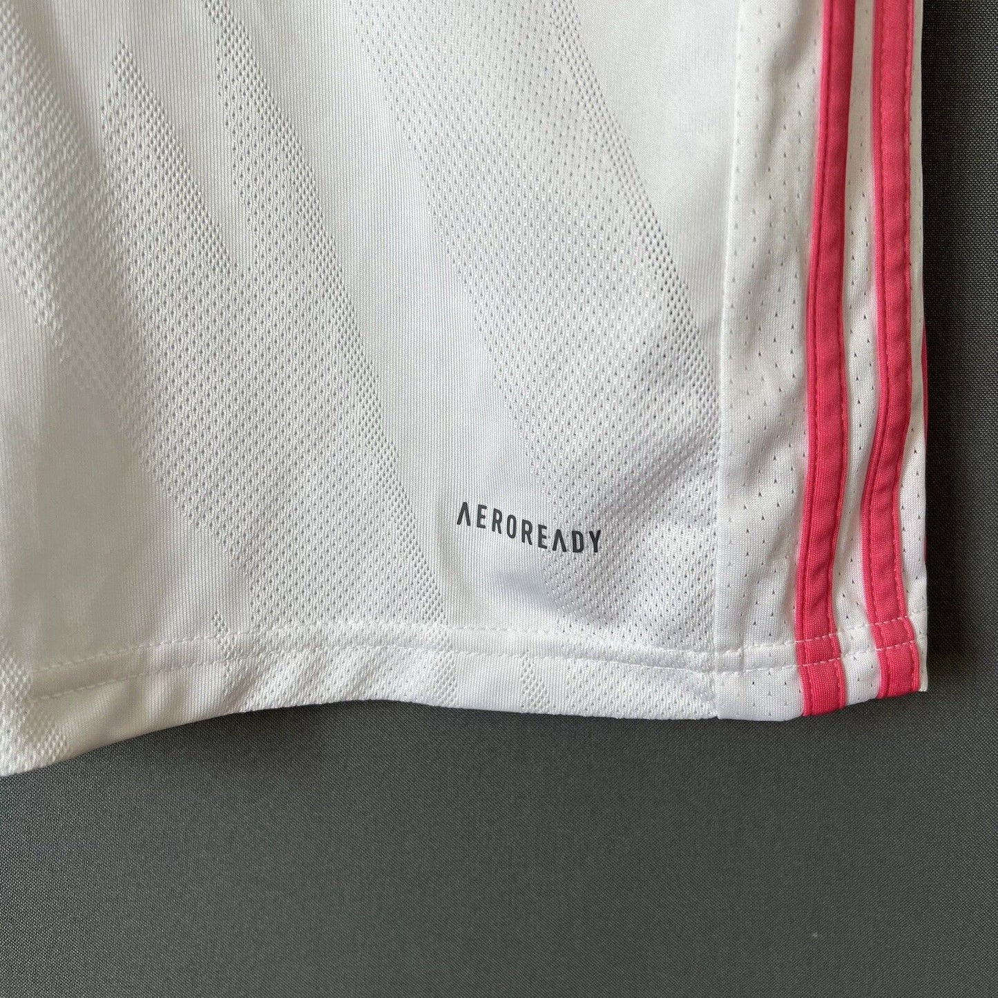 REAL MADRID JERSEY 2020/21 HOME MEDIUM SOCCER FOOTBALL ADIDAS FM4735
