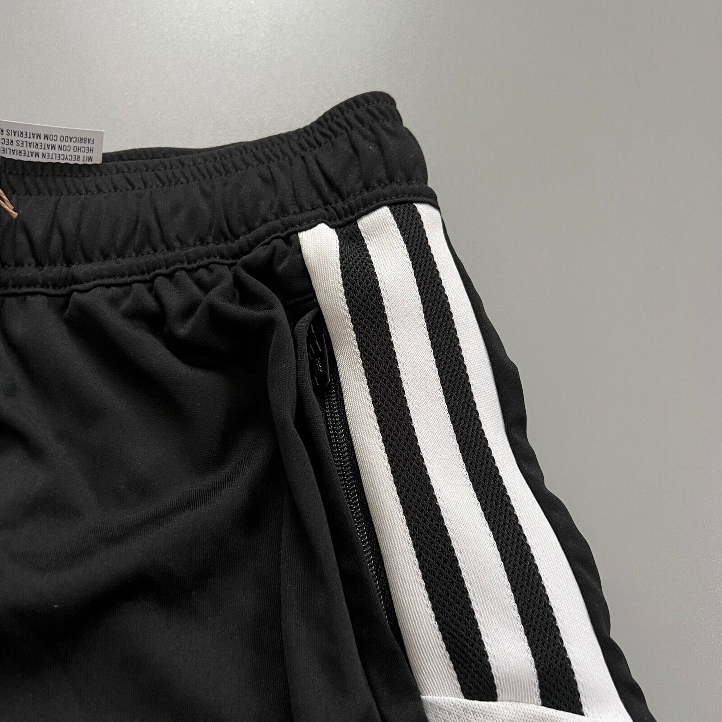 1. FC Union Berlin Shorts Condivo 22 Zipped pockets Soccer Adidas Boys Size XS