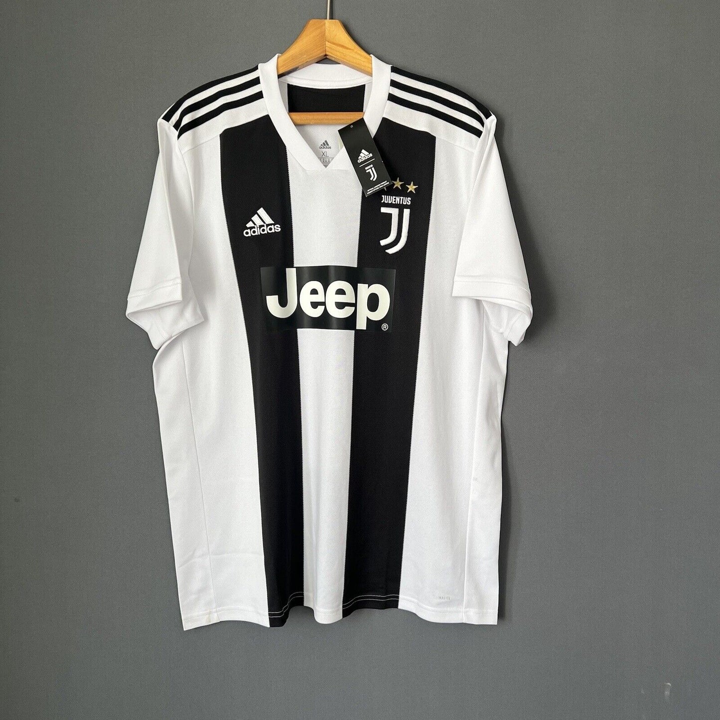 Ronaldo Juventus Jersey 2018/2019 Home Mens Football Shirt Size XL CF3489 Adidas