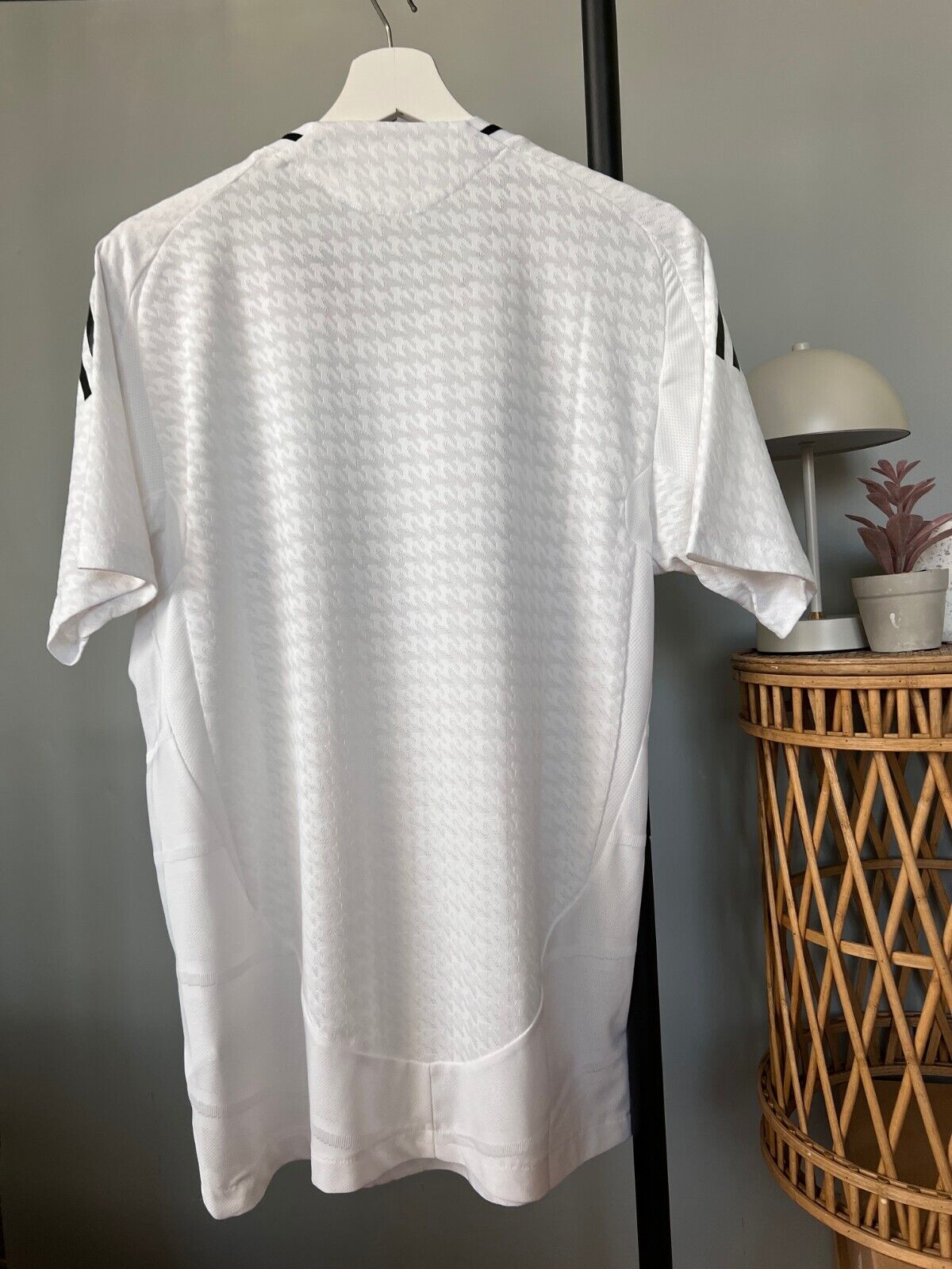 Real Madrid Jersey 24/25 Home Authentic Soccer Shirt IX8095 Adidas Mens Size M