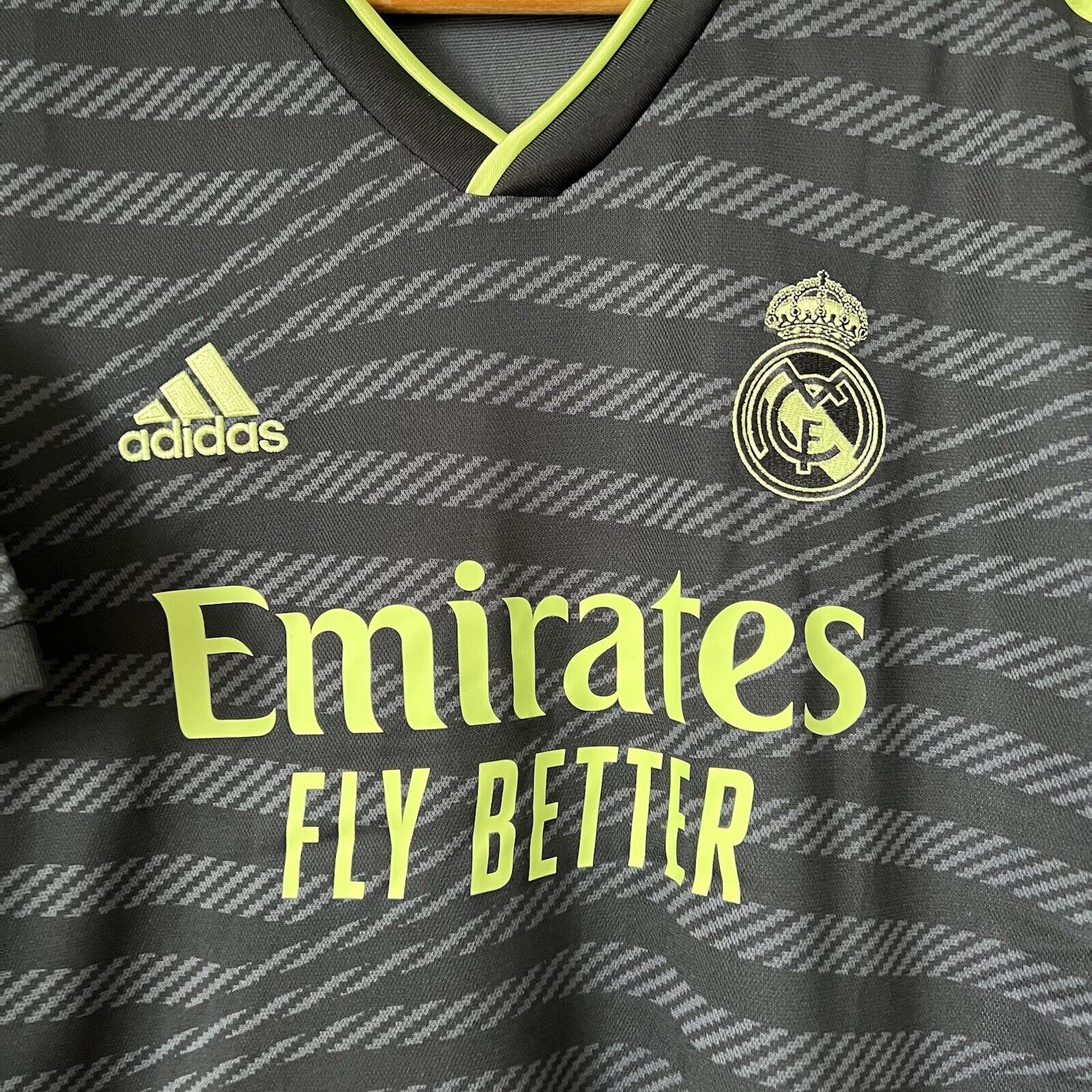 Benzema Real Madrid Jersey 2022-2023 Third Large Mens Soccer Shirt HI1656 Adidas