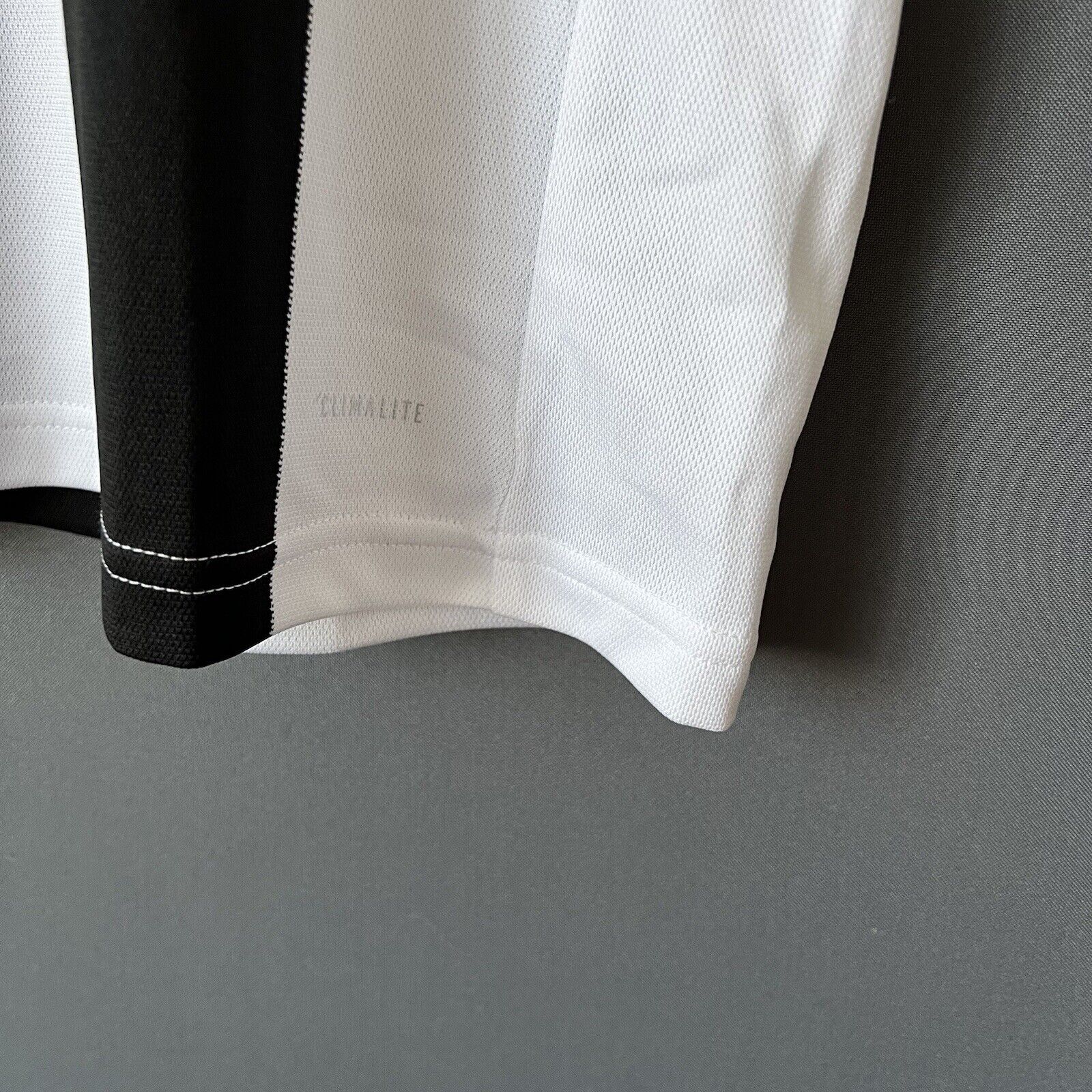 Khedira Juventus Jersey 2018/2019 Home Mens Football Shirt Medium CF3489 Adidas