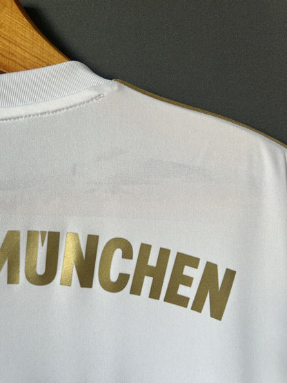 Bayern Munich Jersey 2022-2023 Away Large Mens Soccer Shirt Adidas Mane #17