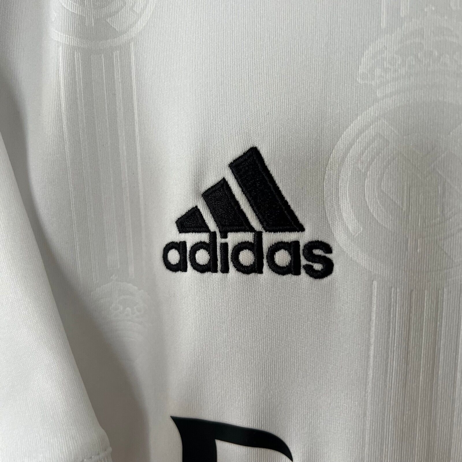 Real Madrid Jersey 2022-2023 Home Mens Football Shirt Large HF0291 Adidas