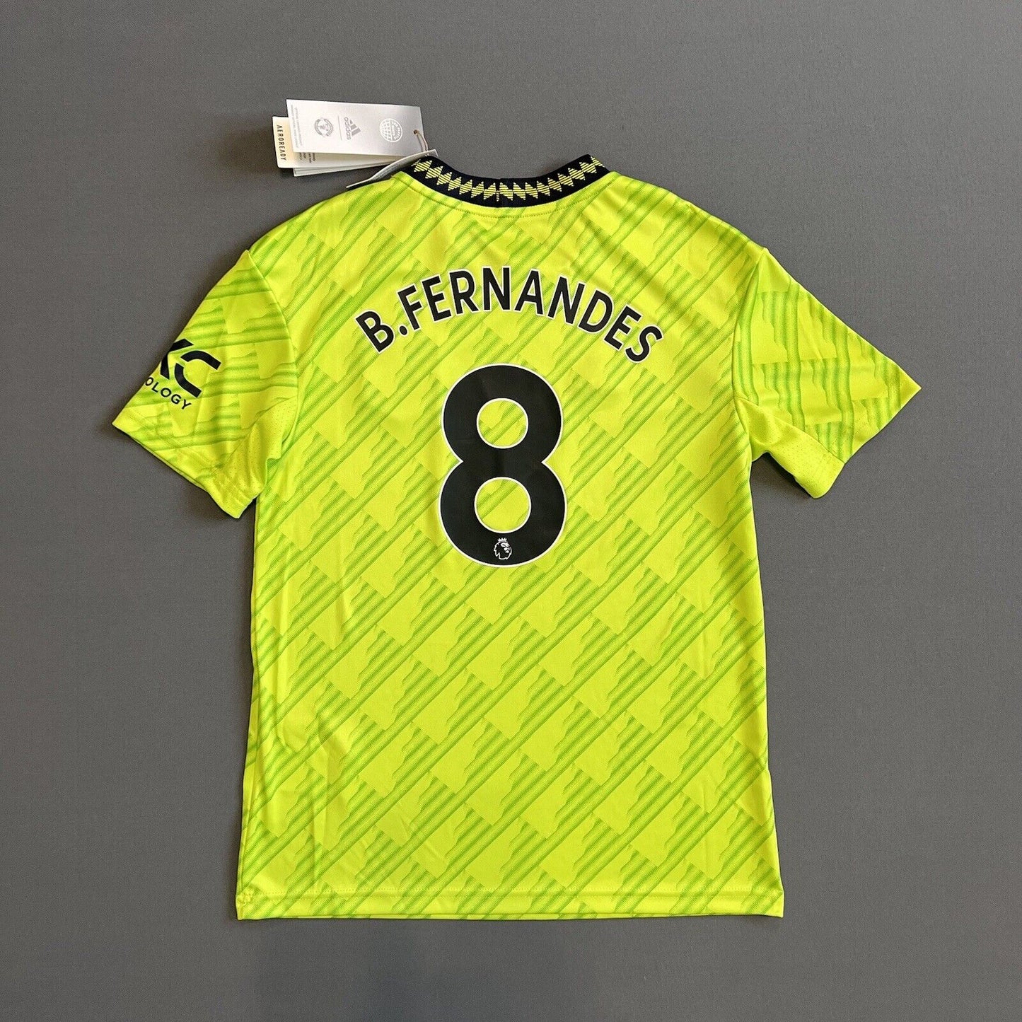Fernandes Manchester United Jersey 22-23 Third Size M Boys Football Shirt Adidas