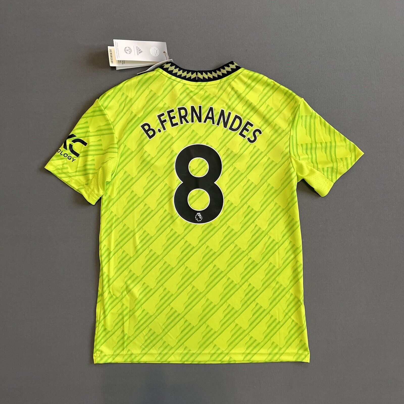 Fernandes Manchester United Jersey 22-23 Third Size M Boys Football Shirt Adidas