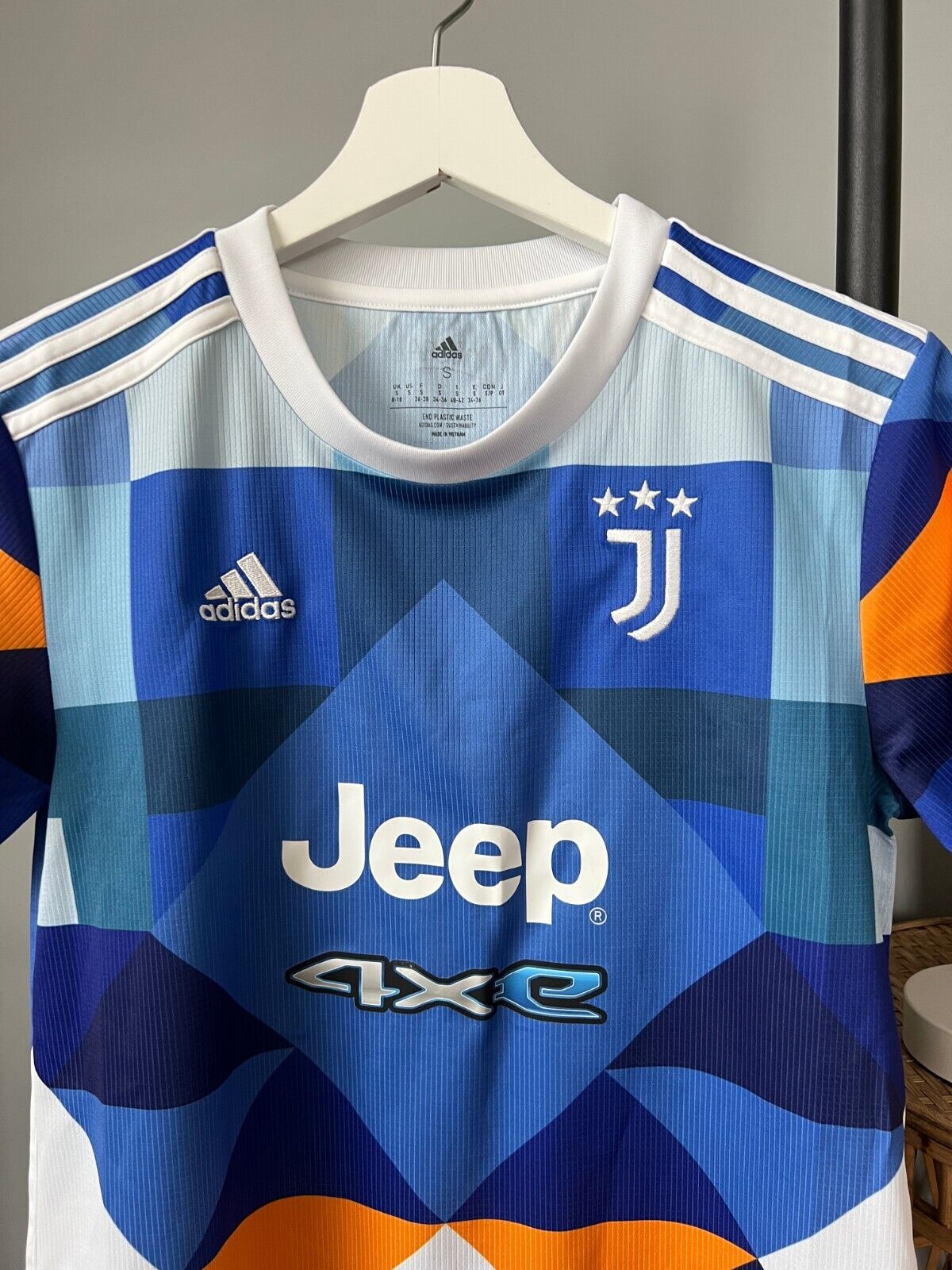 Juventus Jersey 22/23 Fourth Soccer Shirt Adidas HM6517 Womens Size S