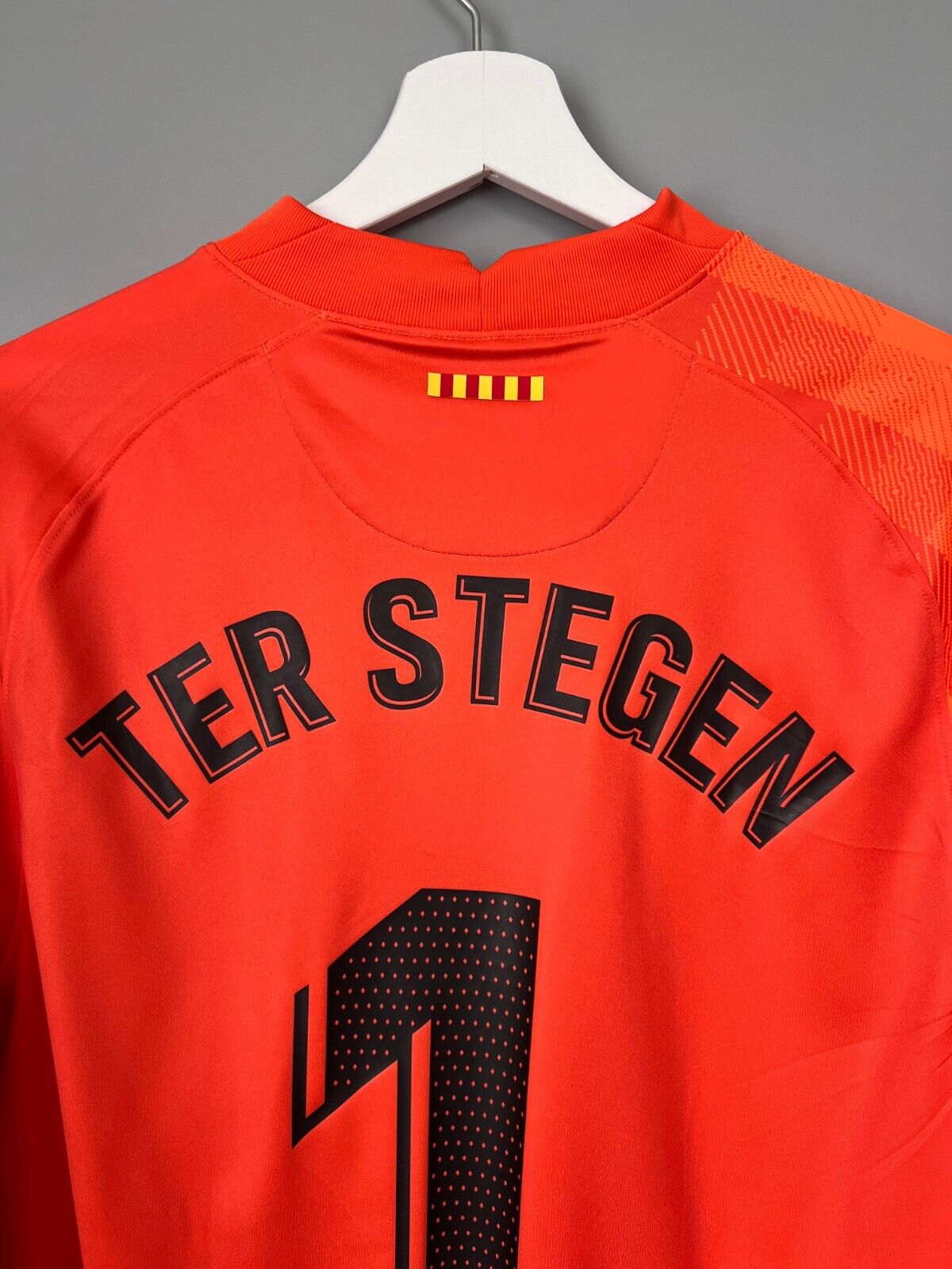 FC Barcelona Jersey 21/22 Goalkeeper Soccer Shirt CV7870-838 Nike Mens Size M
