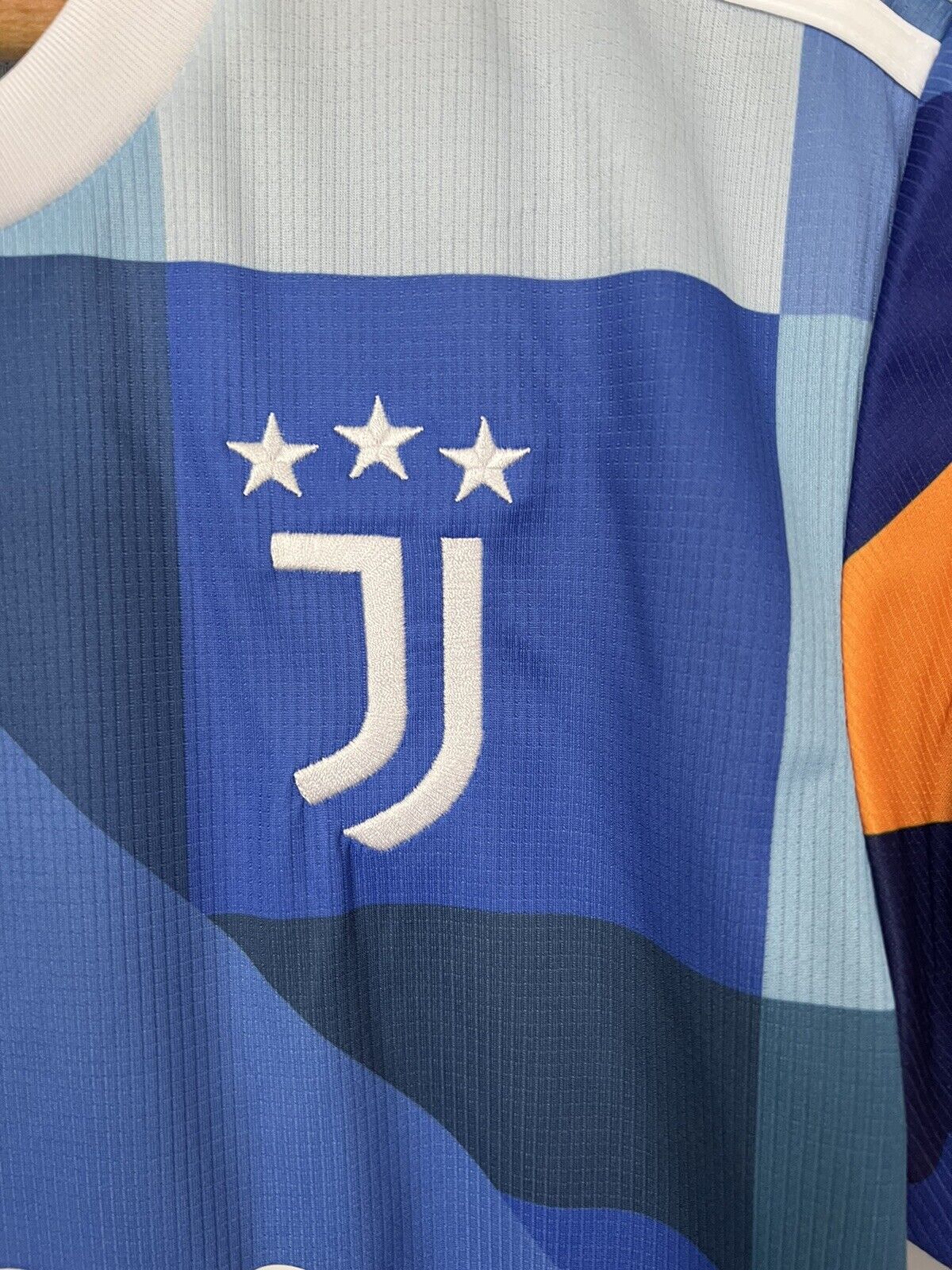 Juventus Jersey 2022-2023 Fourth Mens Football Shirt Size S Adidas
