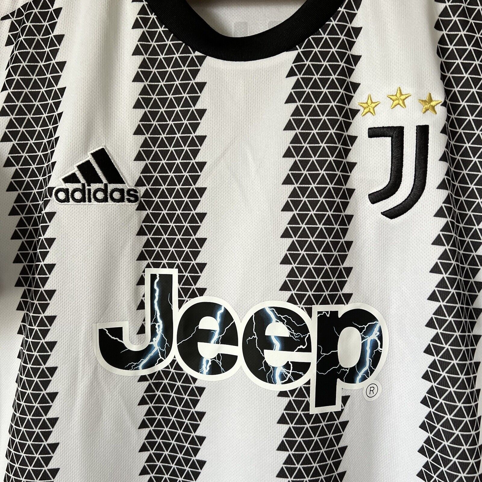 Vlahovic Juventus Jersey 2022-23 Home Mens Soccer Shirt Large H38907 Adidas