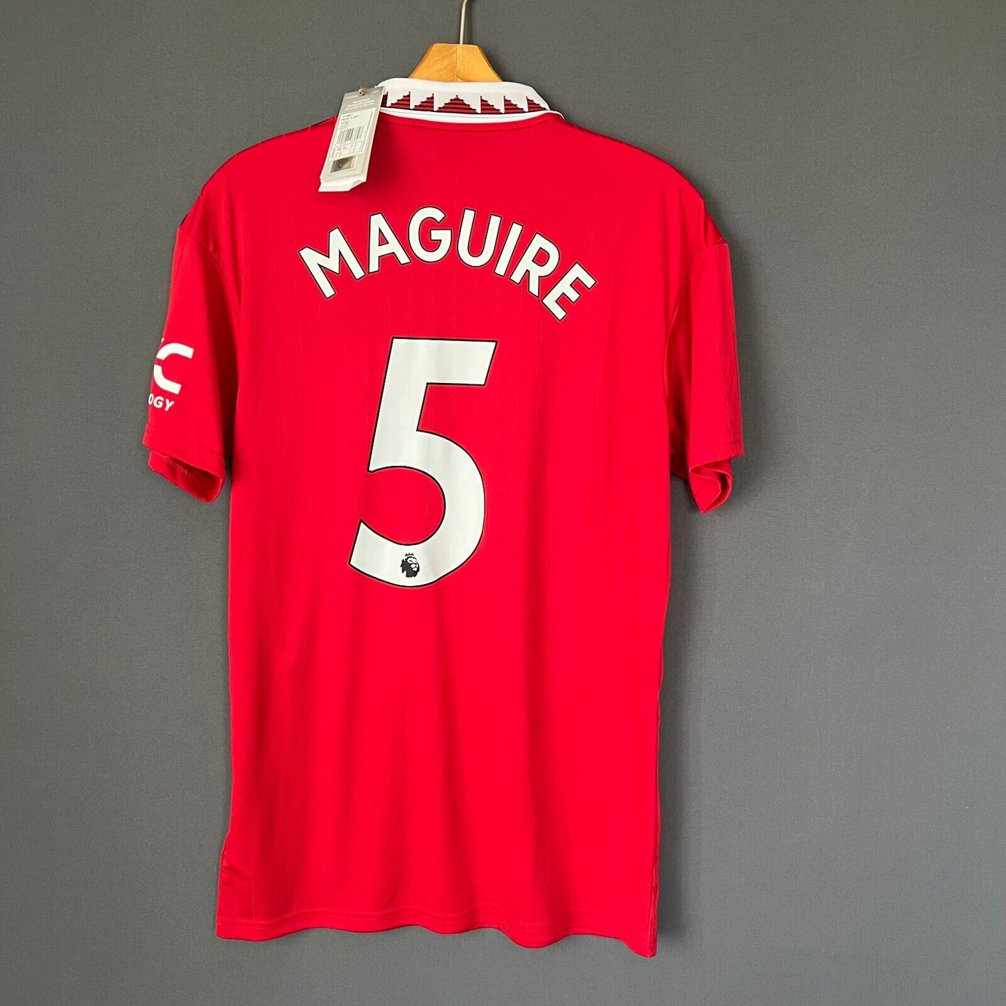 Maguiere Manchester United Jersey 2022-23 Home Mens Football Shirt Medium Adidas