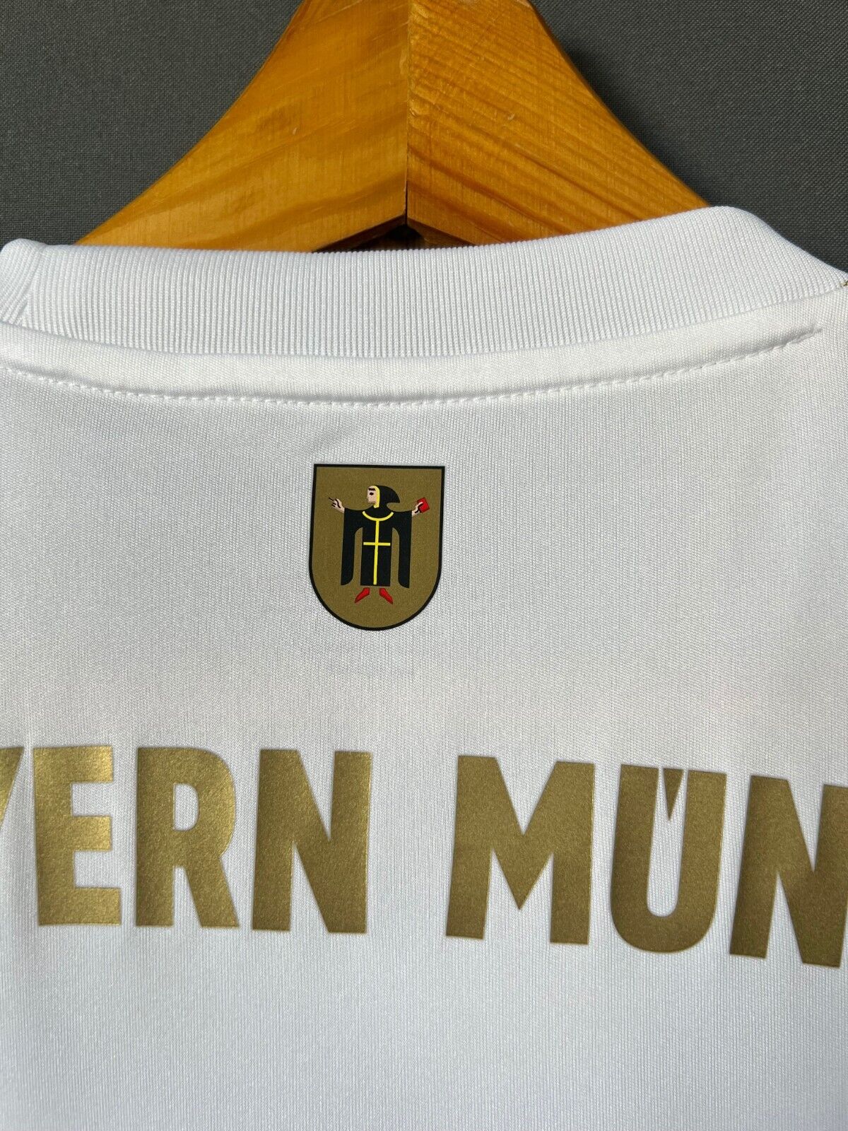 Gravenberch Bayern Munich Jersey 2022-2023 Away Mens Soccer Shirt Size S Adidas