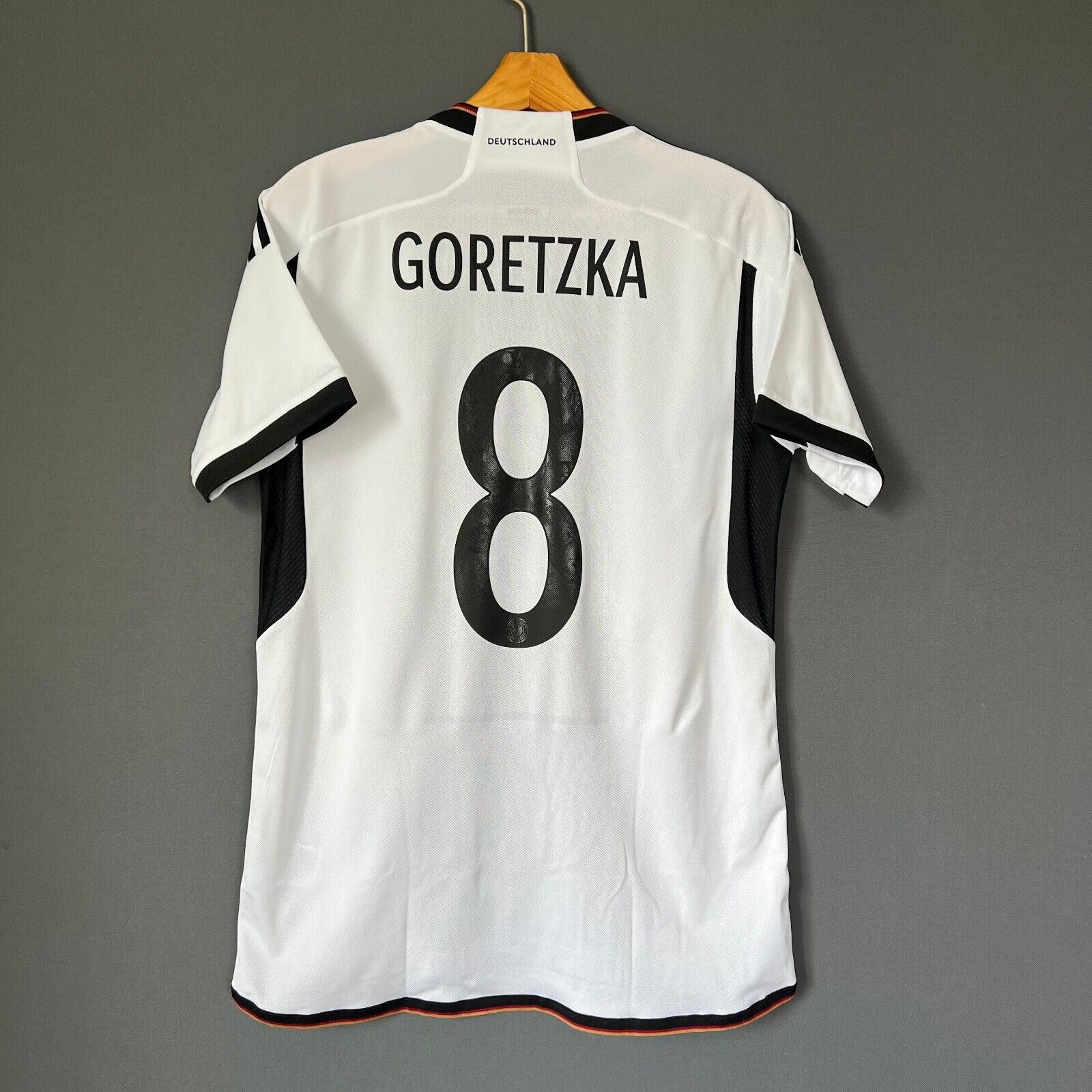 Goretzka Germany Jersey 2022 Home Size M Mens Football Shirt HJ9606 Adidas