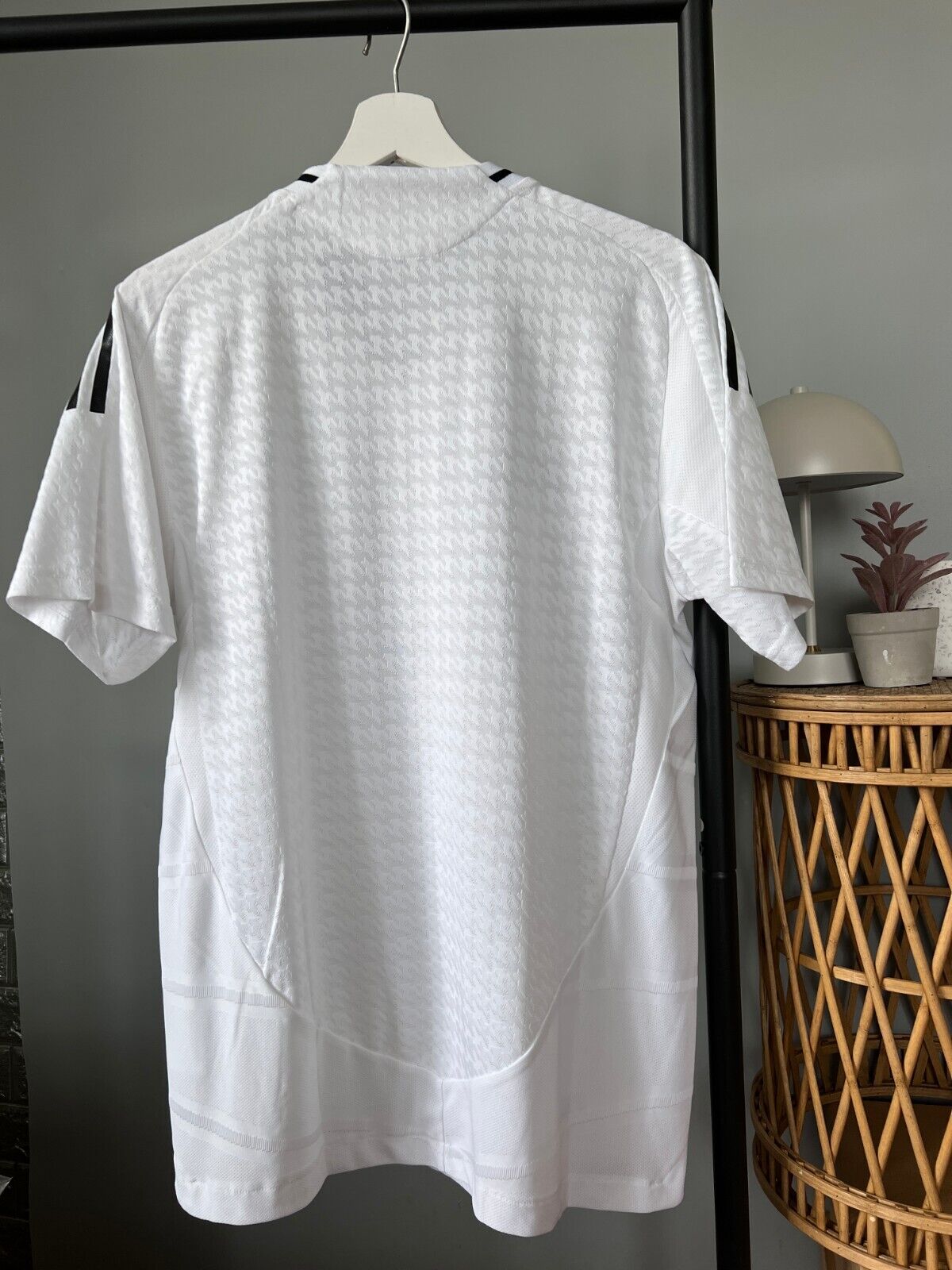 Real Madrid Jersey 24/25 Home Authentic Soccer Shirt IX8095 Adidas Mens Size M