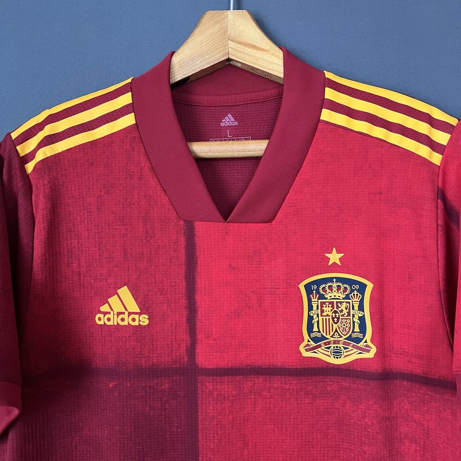 Spain Jersey 2019 Home Authentic Mens Soccer Shirt  FI6250 Adidas Size L