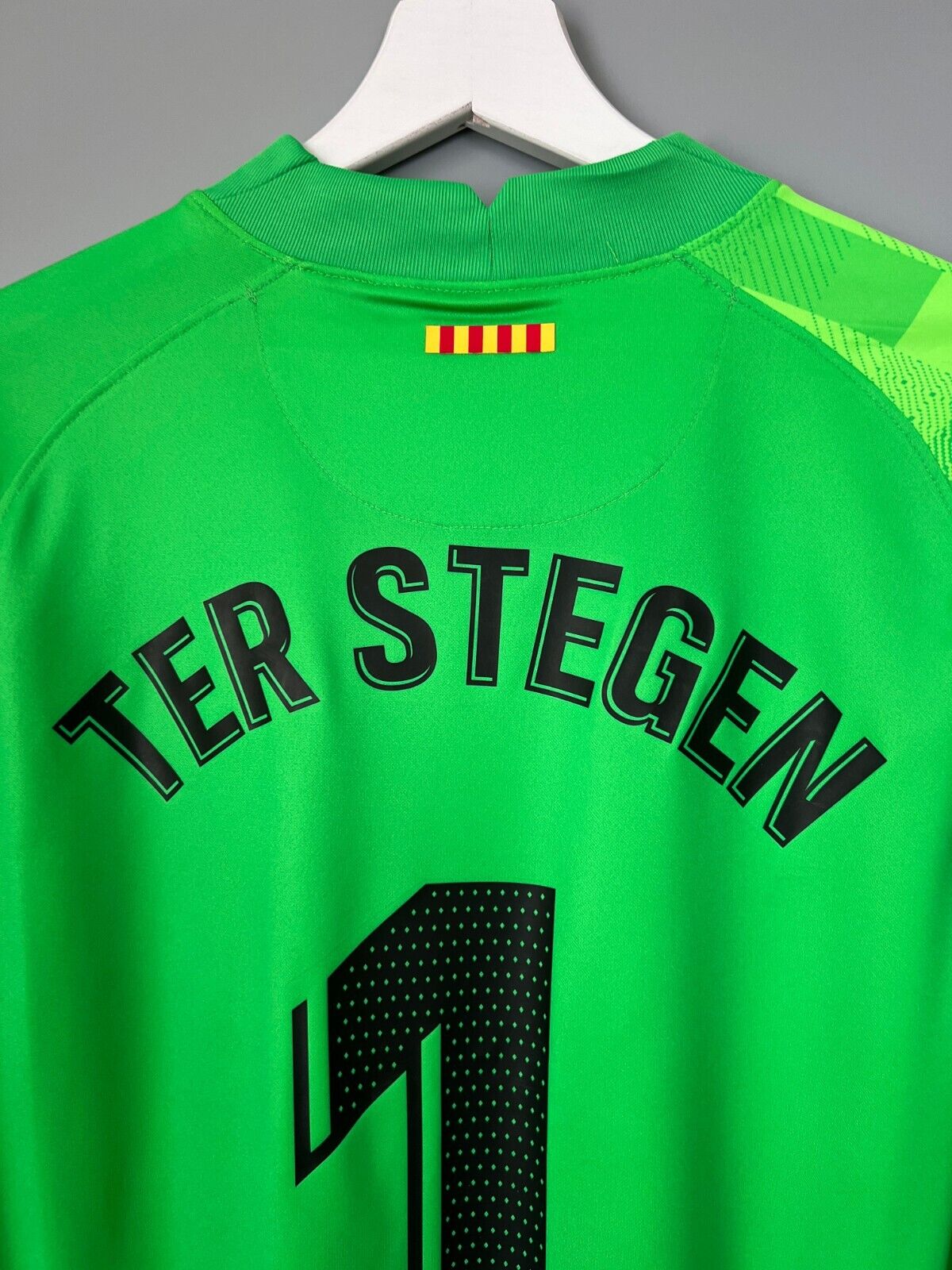 FC Barcelona Jersey 21/22 Goalkeeper Soccer Shirt CV7870-330 Nike Mens Size L