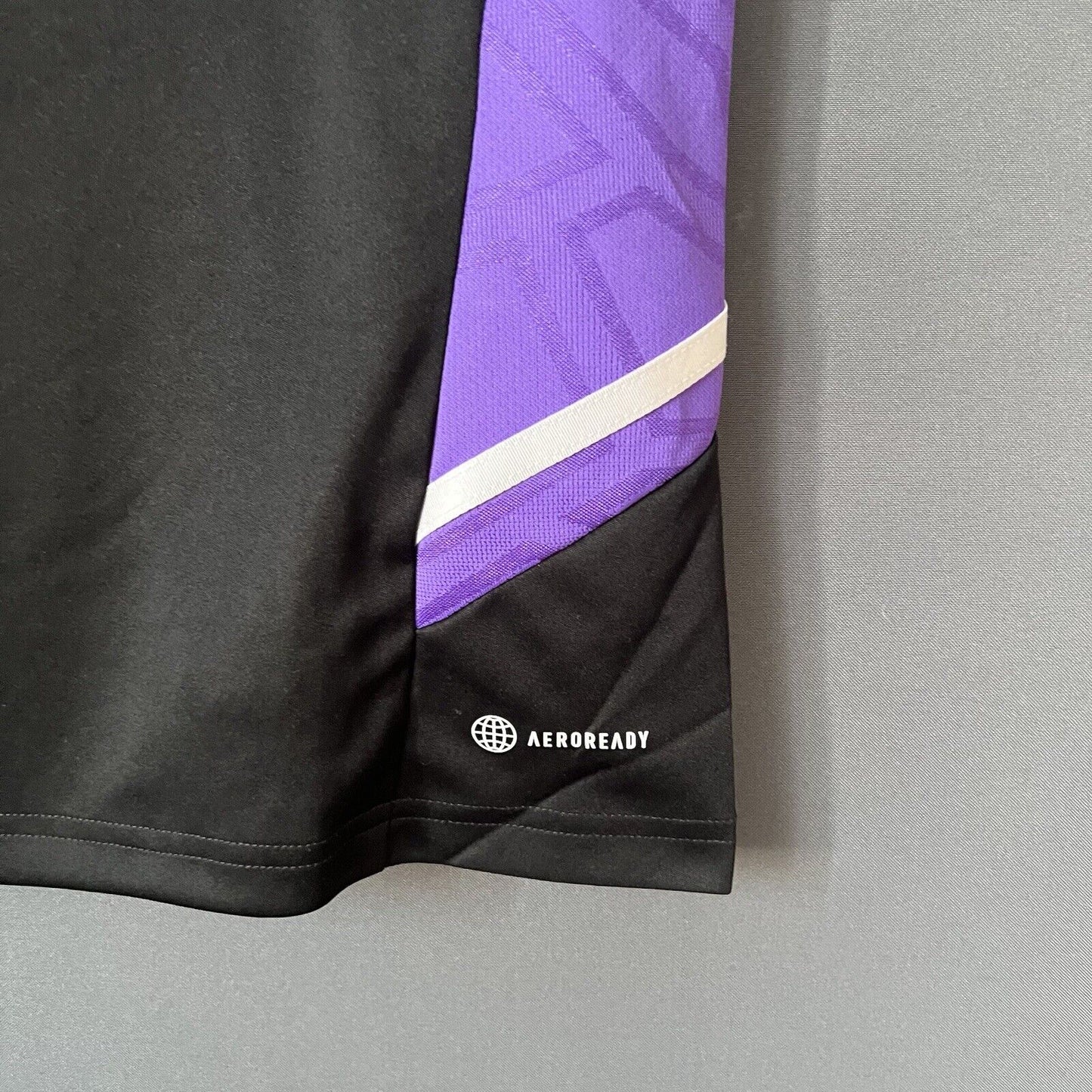 Real Madrid Jersey 2022 Training SMALL Mens Soccer Shirt HA2598 Adidas