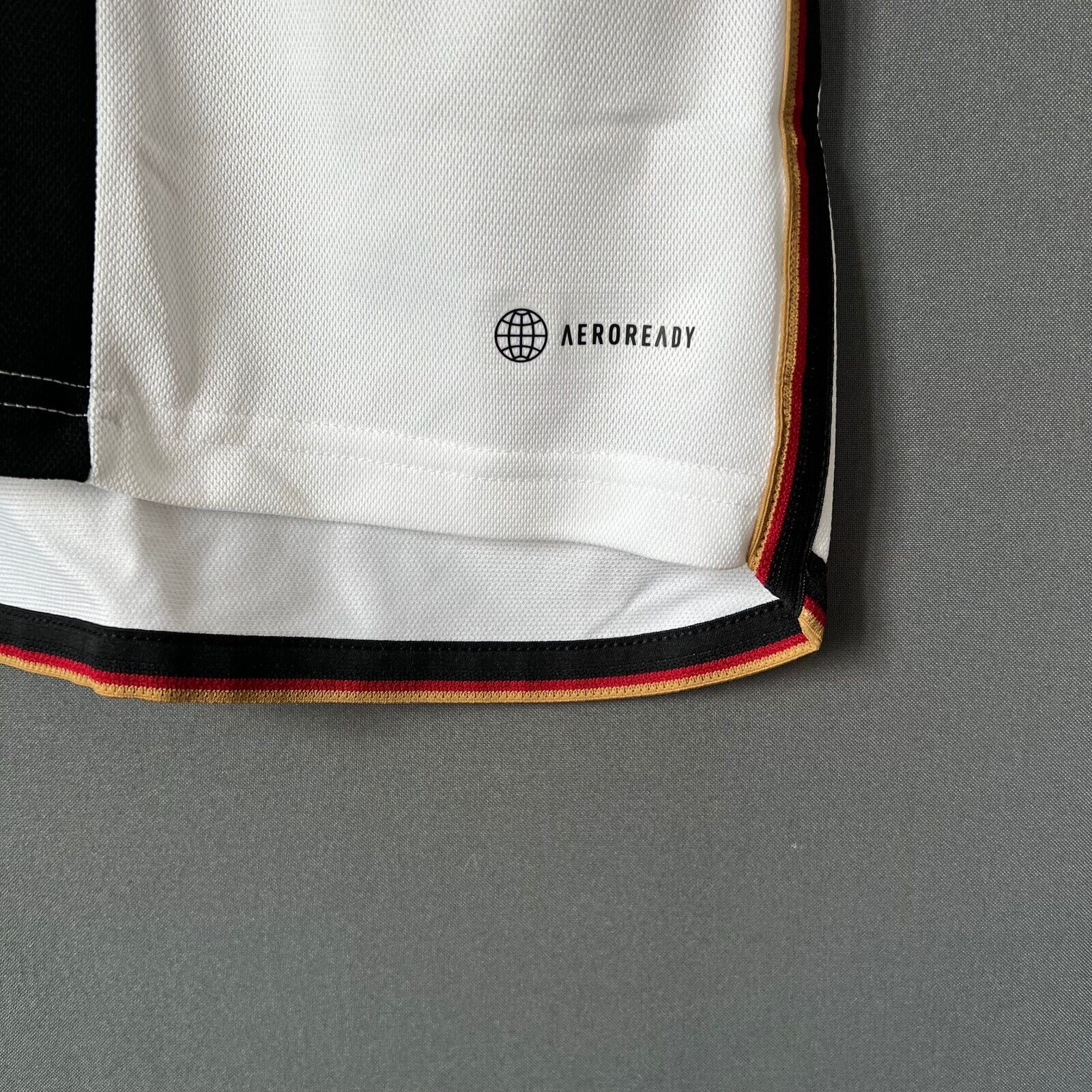 Havertz Germany Jersey 2022 Home Size M Mens Football Shirt HJ9606 Adidas