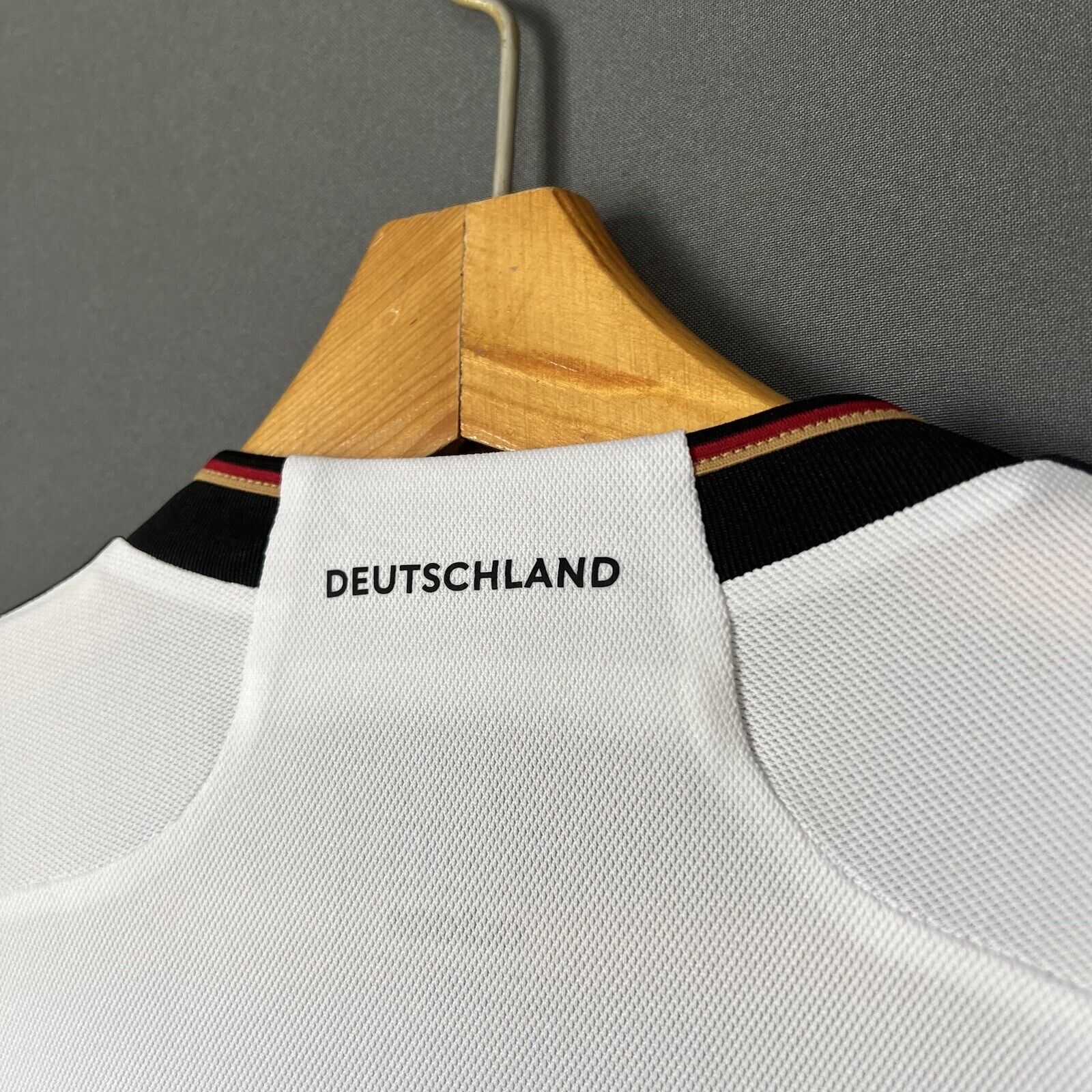 Gnabry Germany Jersey 2022 Home Size M Mens Football Shirt HJ9606 Adidas