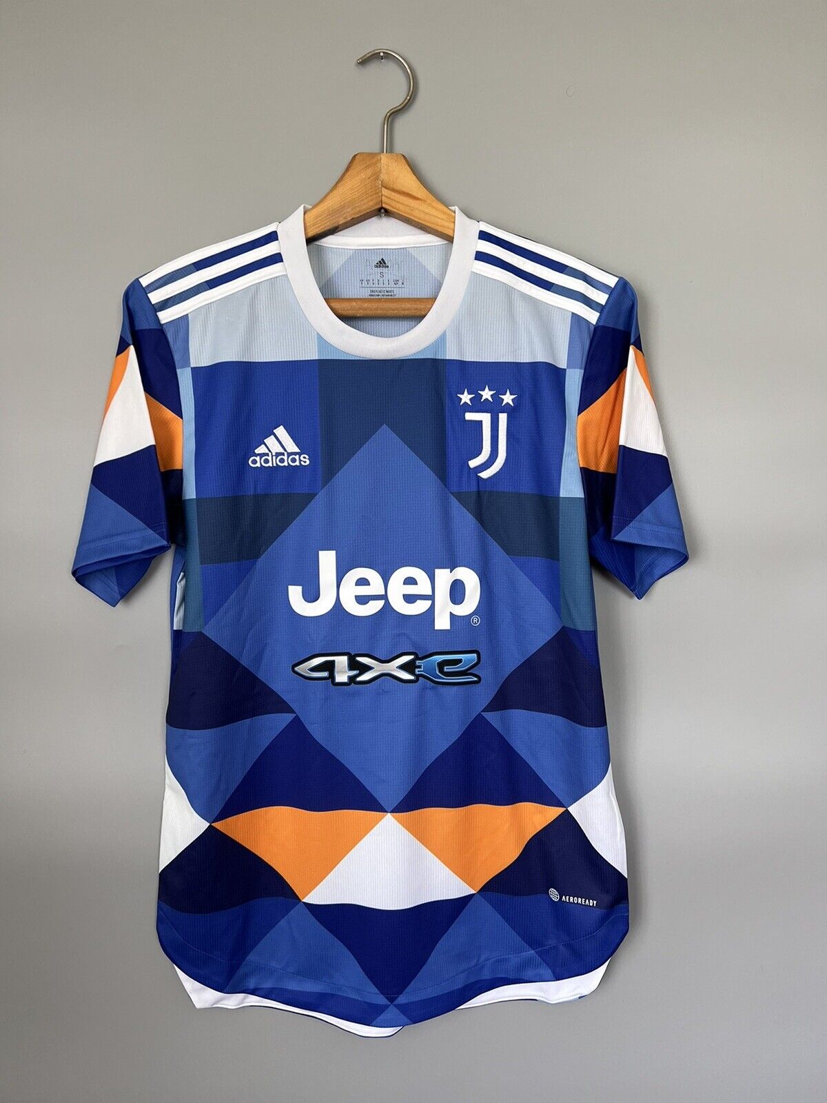 Juventus Jersey 2022-2023 Fourth Mens Football Shirt Size S Adidas