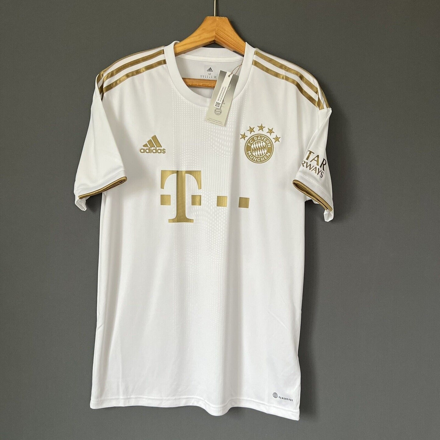Hernandez Bayern Munich Jersey 22-23 Away Medium Mens Soccer Shirt HI3886 Adidas