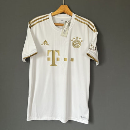 Hernandez Bayern Munich Jersey 22-23 Away Medium Mens Soccer Shirt HI3886 Adidas