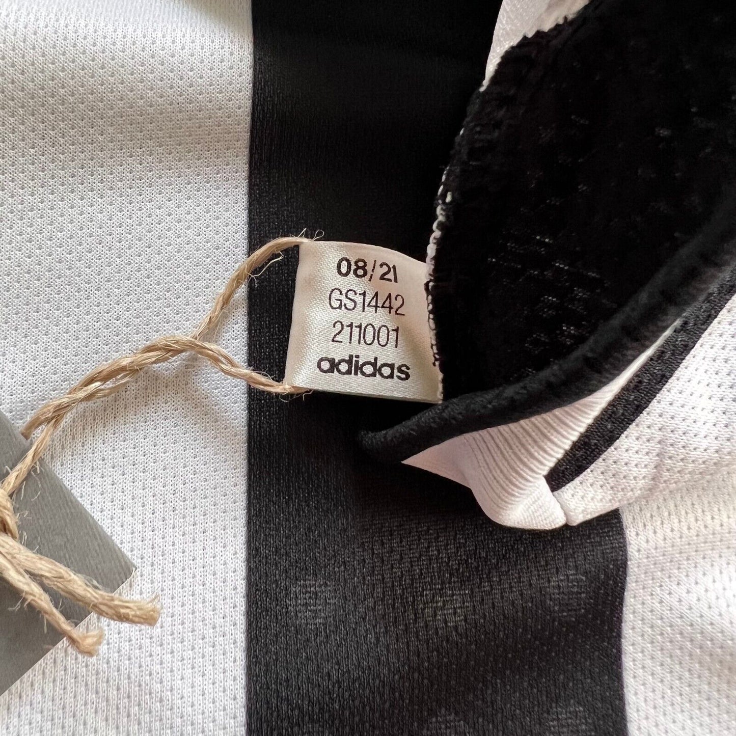Juventus Jersey 2021-2022 Home Mens Soccer Shirt Size M GS1442 Adidas